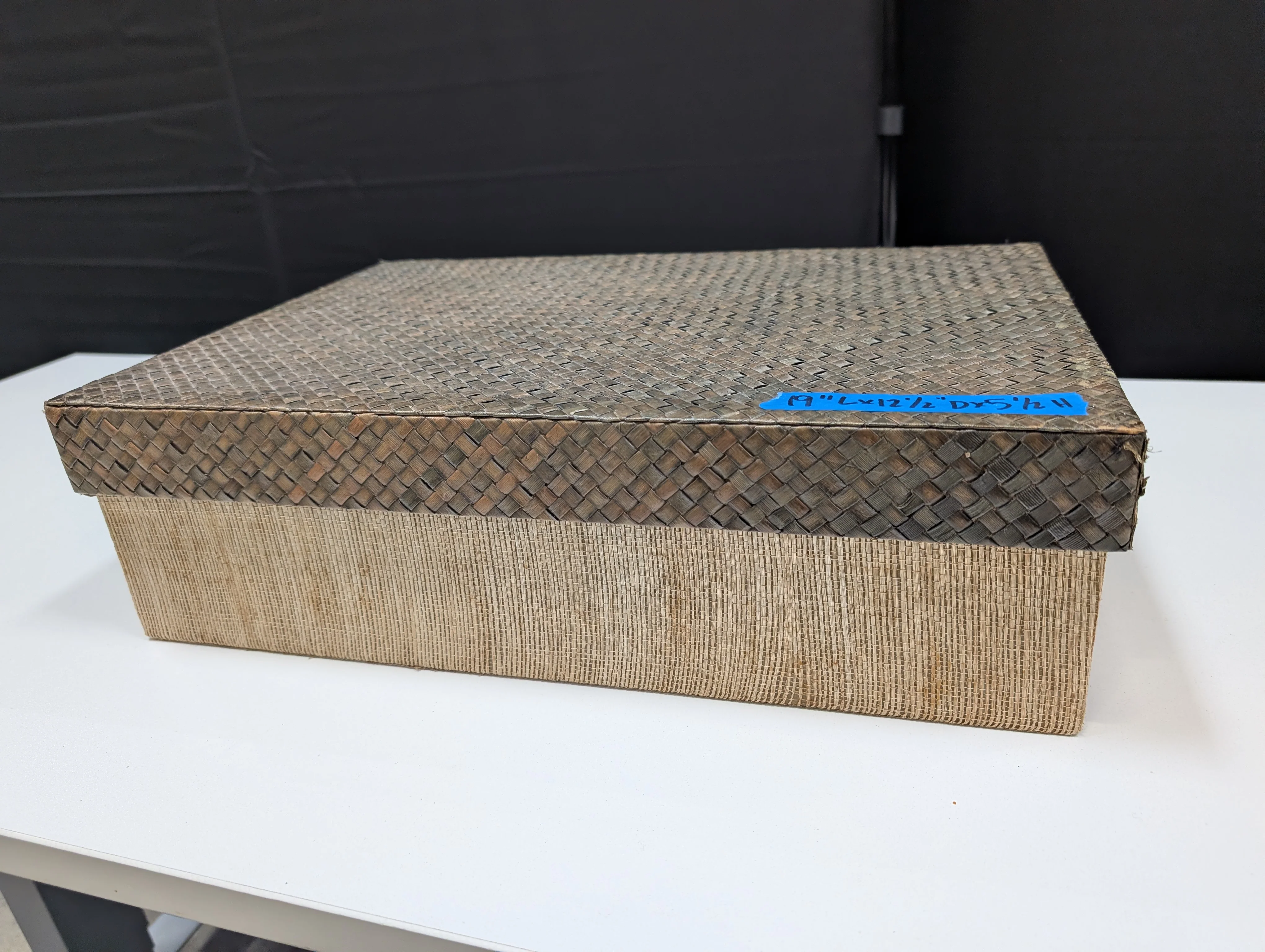 Woven Natural Fiber Storage Box with Hinged Lid - Image 3