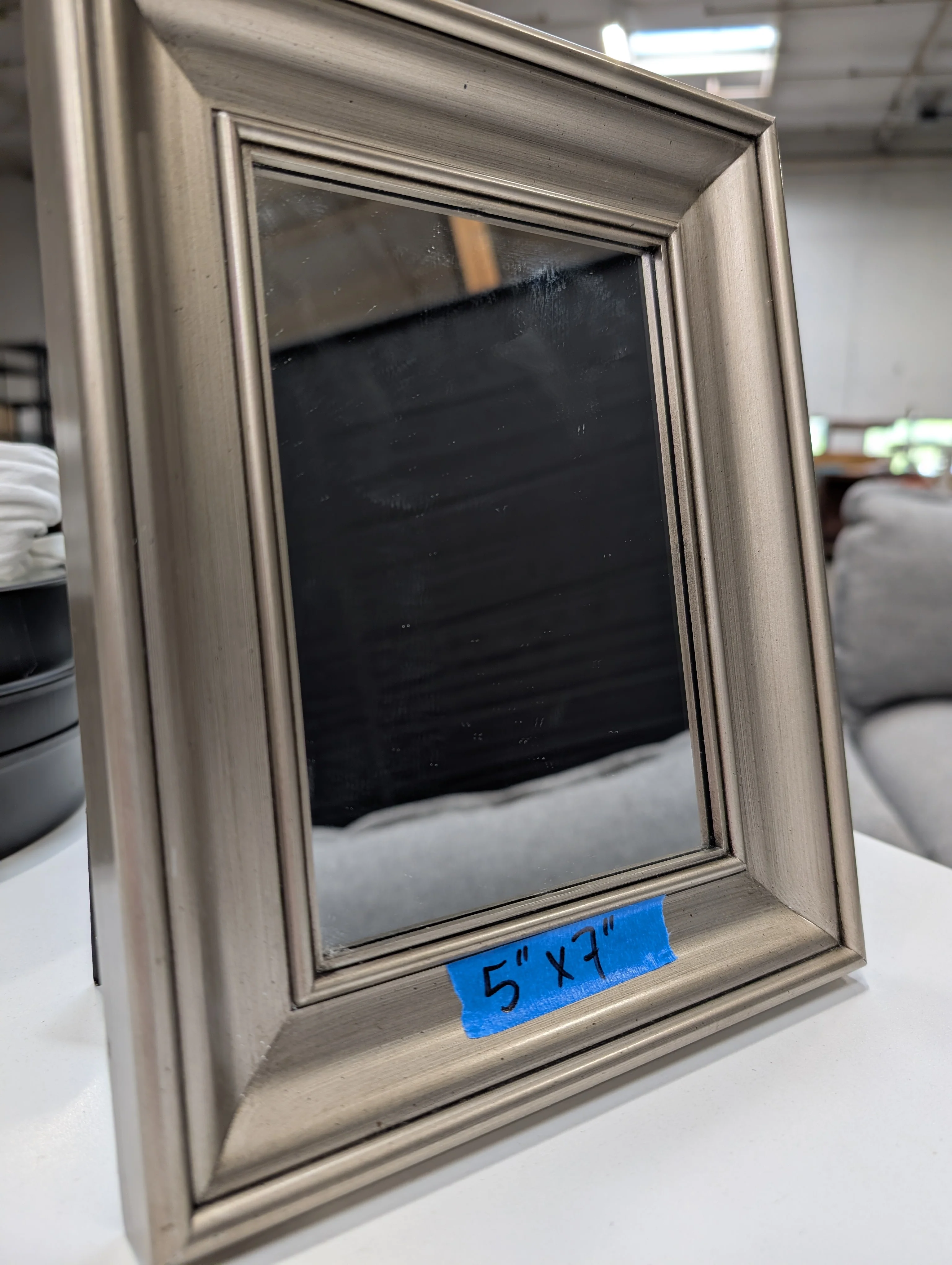 Versatile Rectangular Picture Frame with Stepped Profile - Image 3