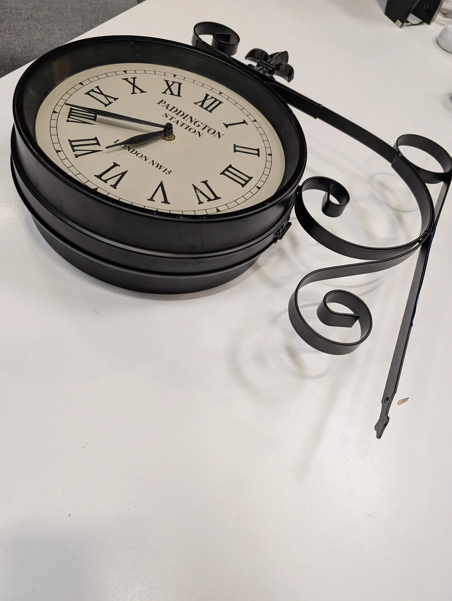 Decorative Double-Sided Paddington Station Style Wall Clock - Image 3