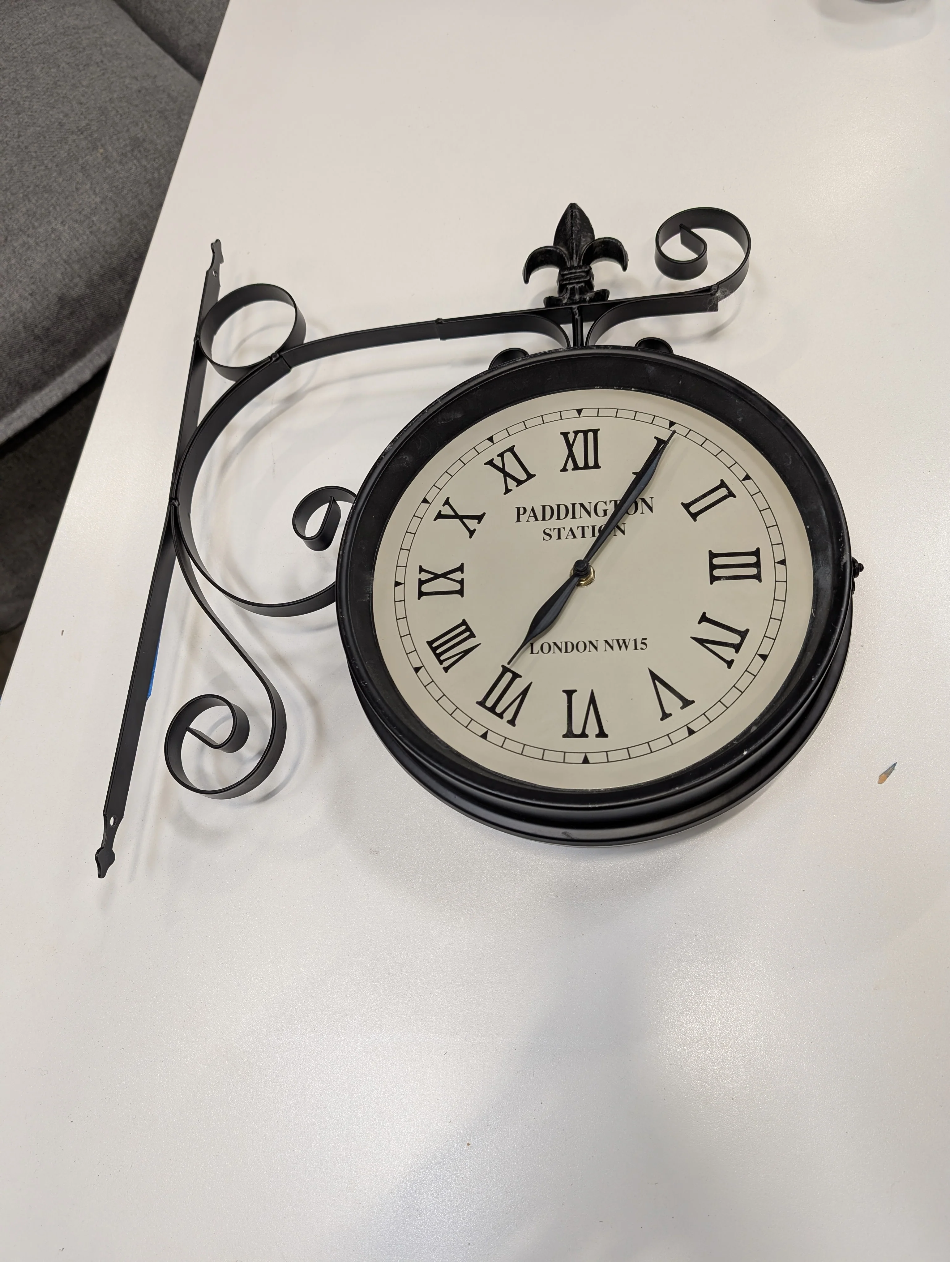 Decorative Double-Sided Paddington Station Style Wall Clock - Image 5