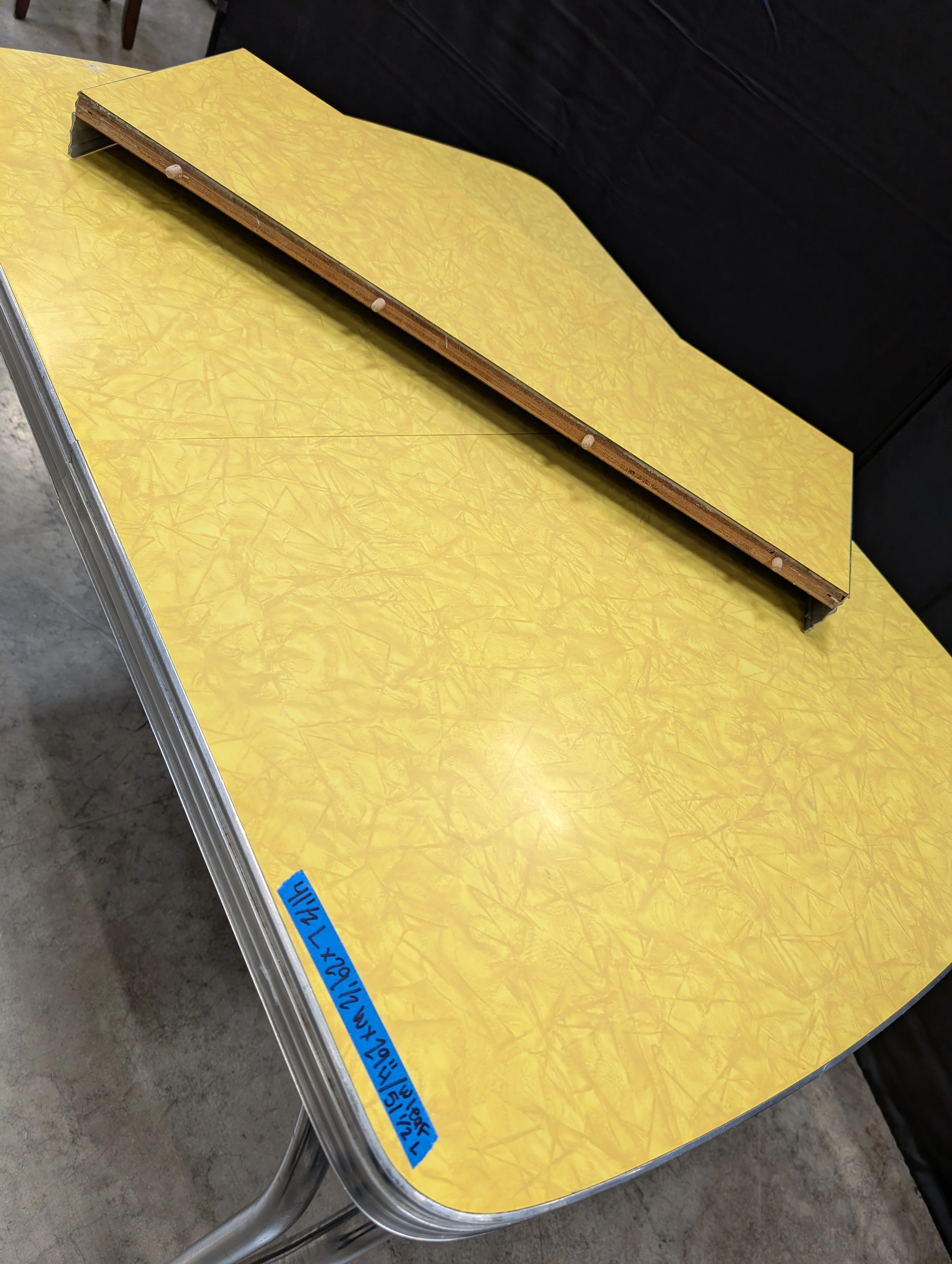Vintage Mid-Century Yellow Laminate Extendable Kitchen Table with Chrome Legs - Image 2