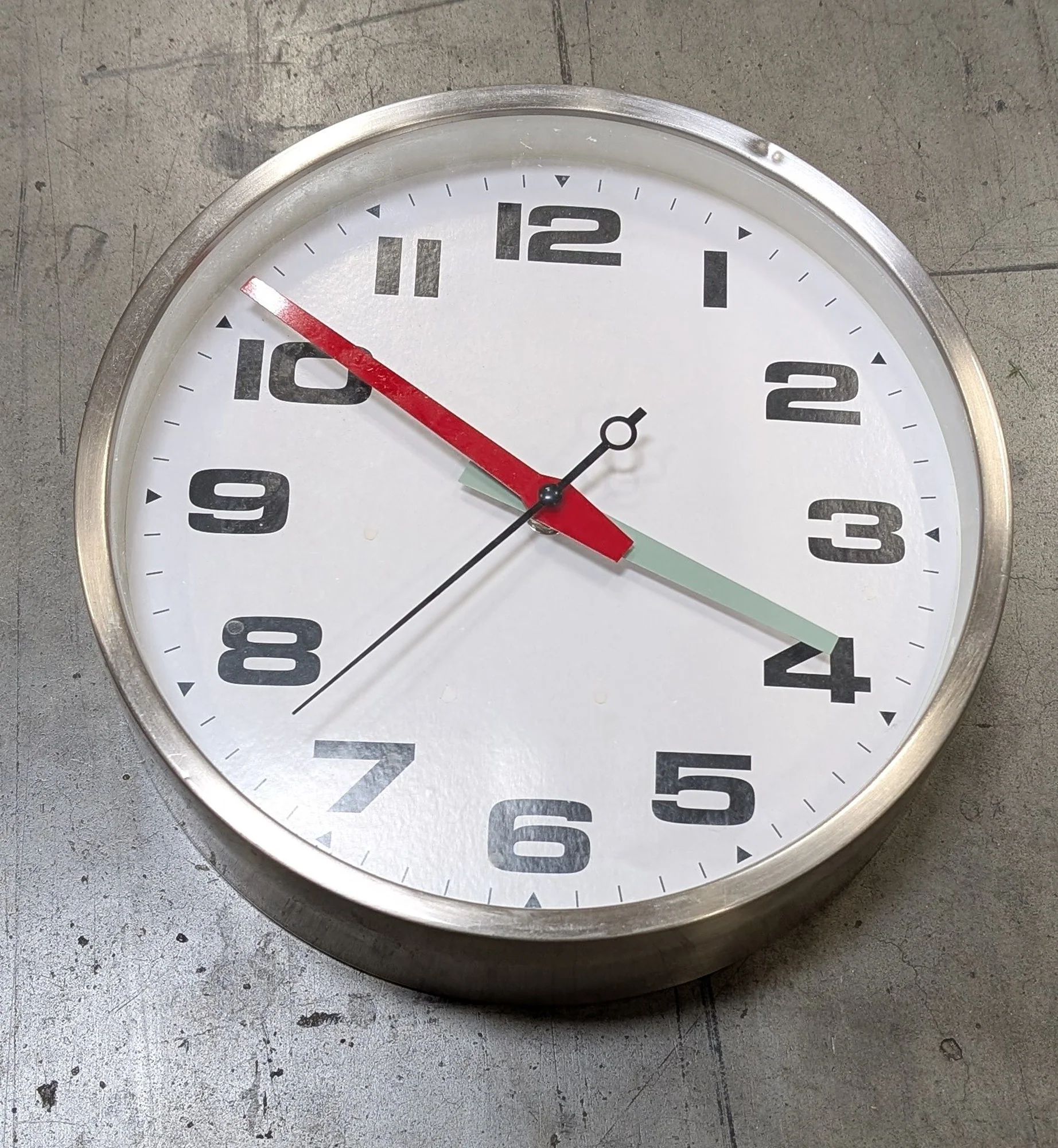 Sangtai Quartz Wall Clock with Metal Frame