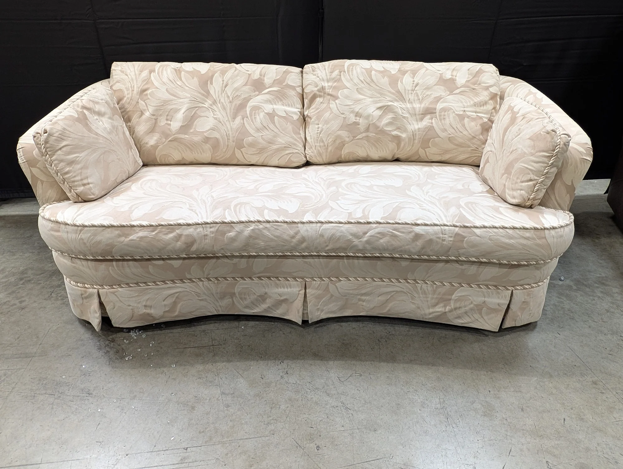Sherrill Traditional Upholstered Sofa with Rolled Arms - Image 3