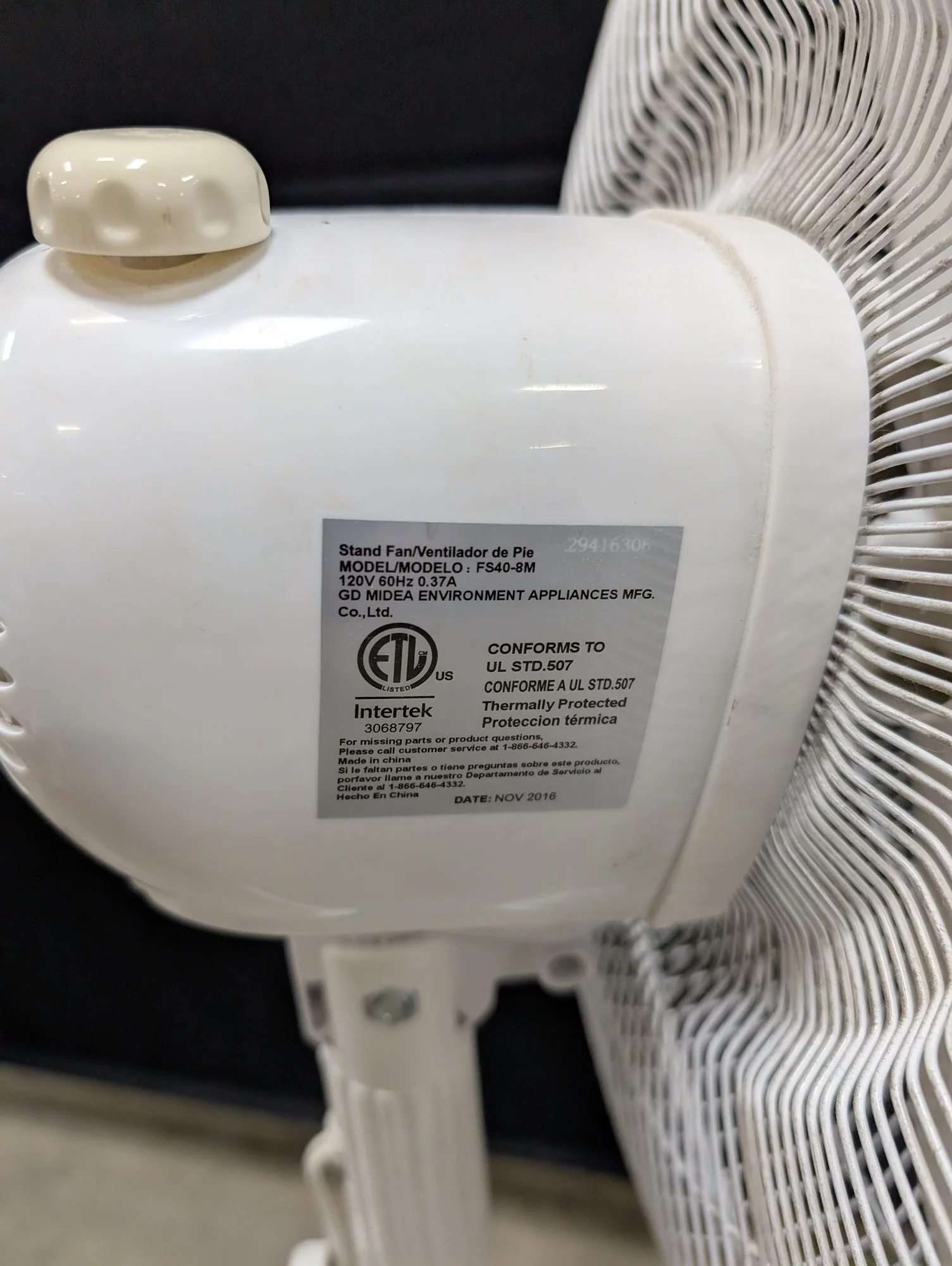 Midea FS40-8M Adjustable White Pedestal Fan - Image 3