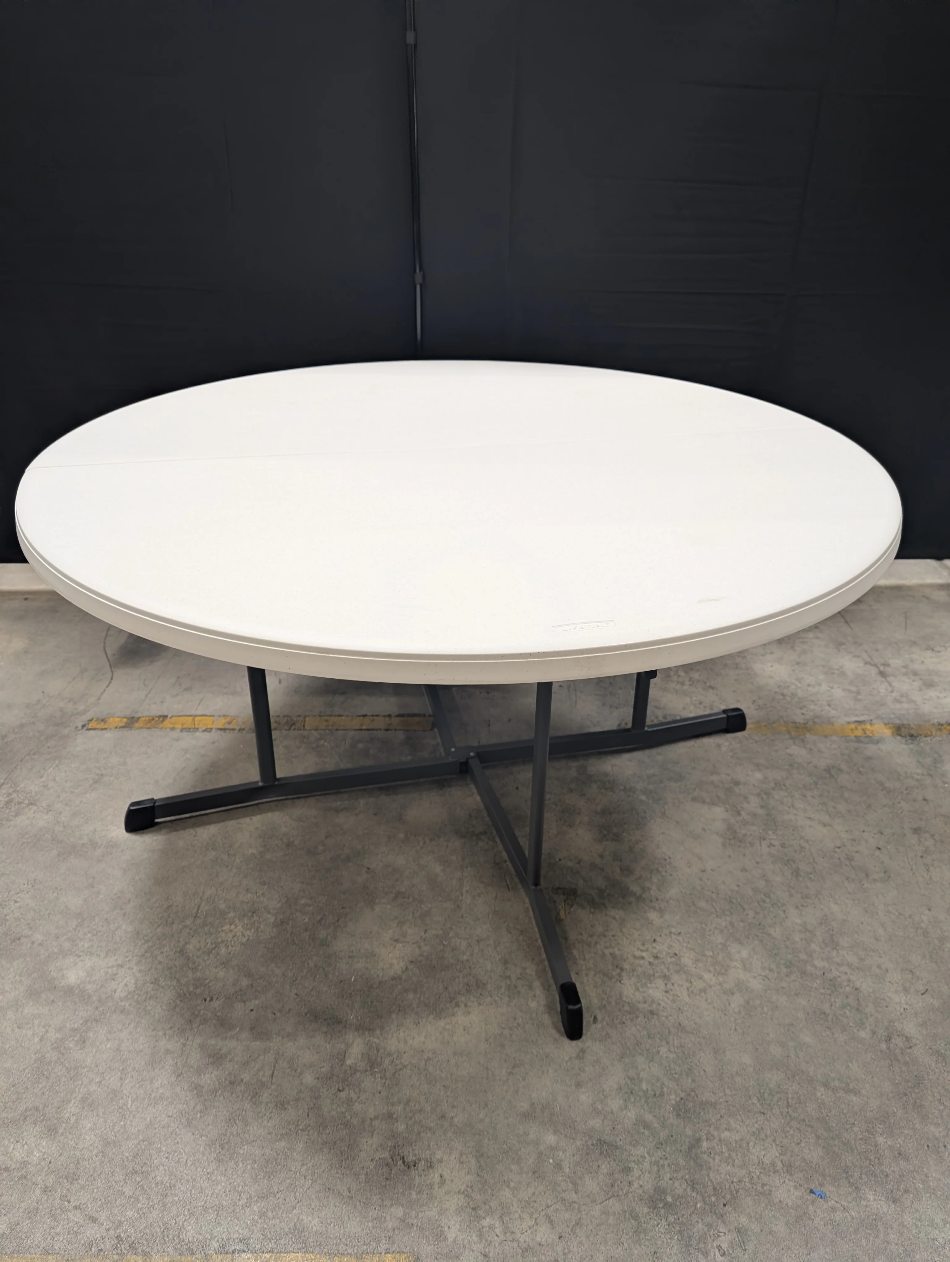 LIFETIME White Round Bi-Fold Portable Table - Image 2