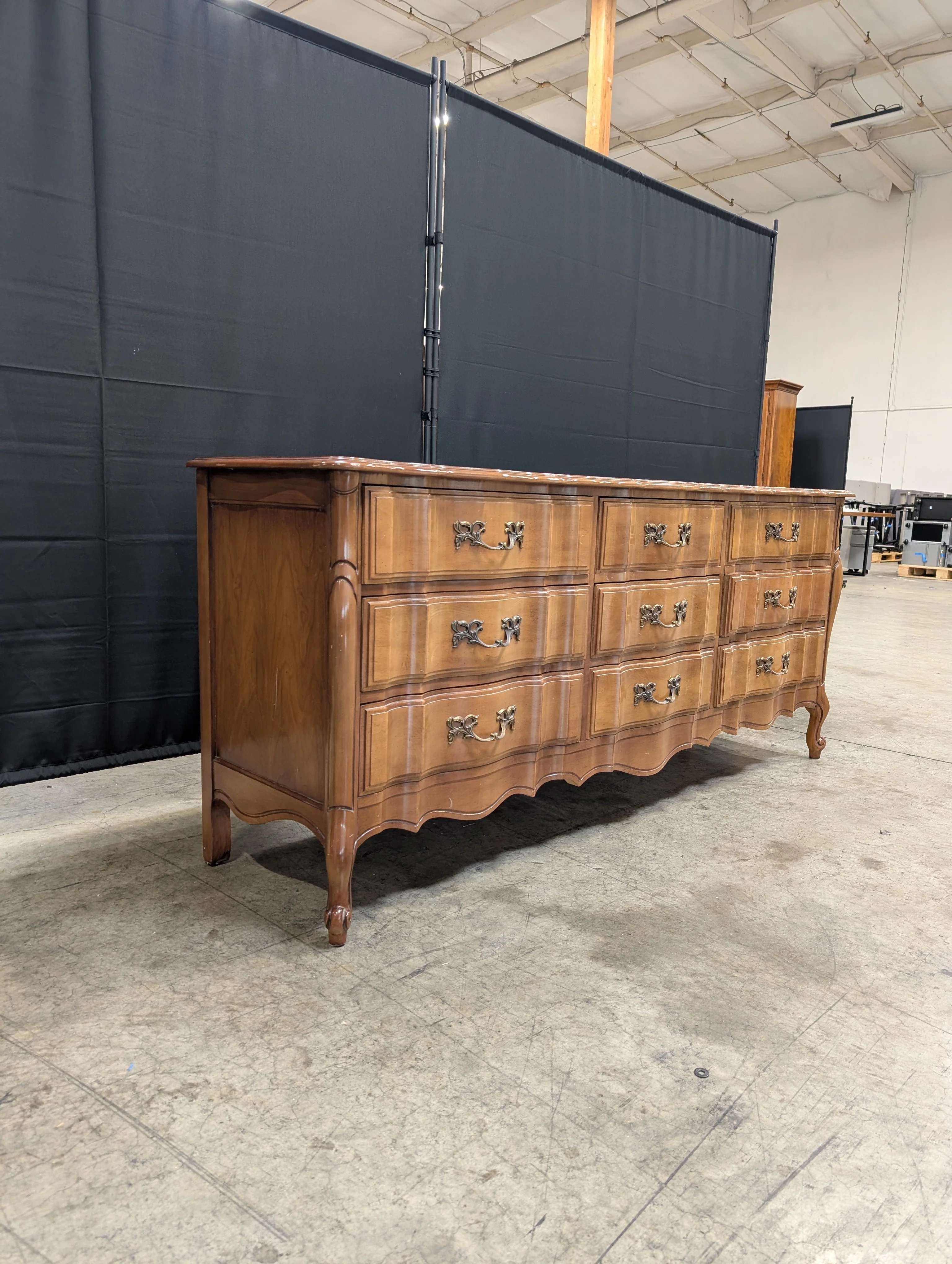 Vintage French Provincial Bombe Wood Dresser with Ornate Brass Hardware - Image 3