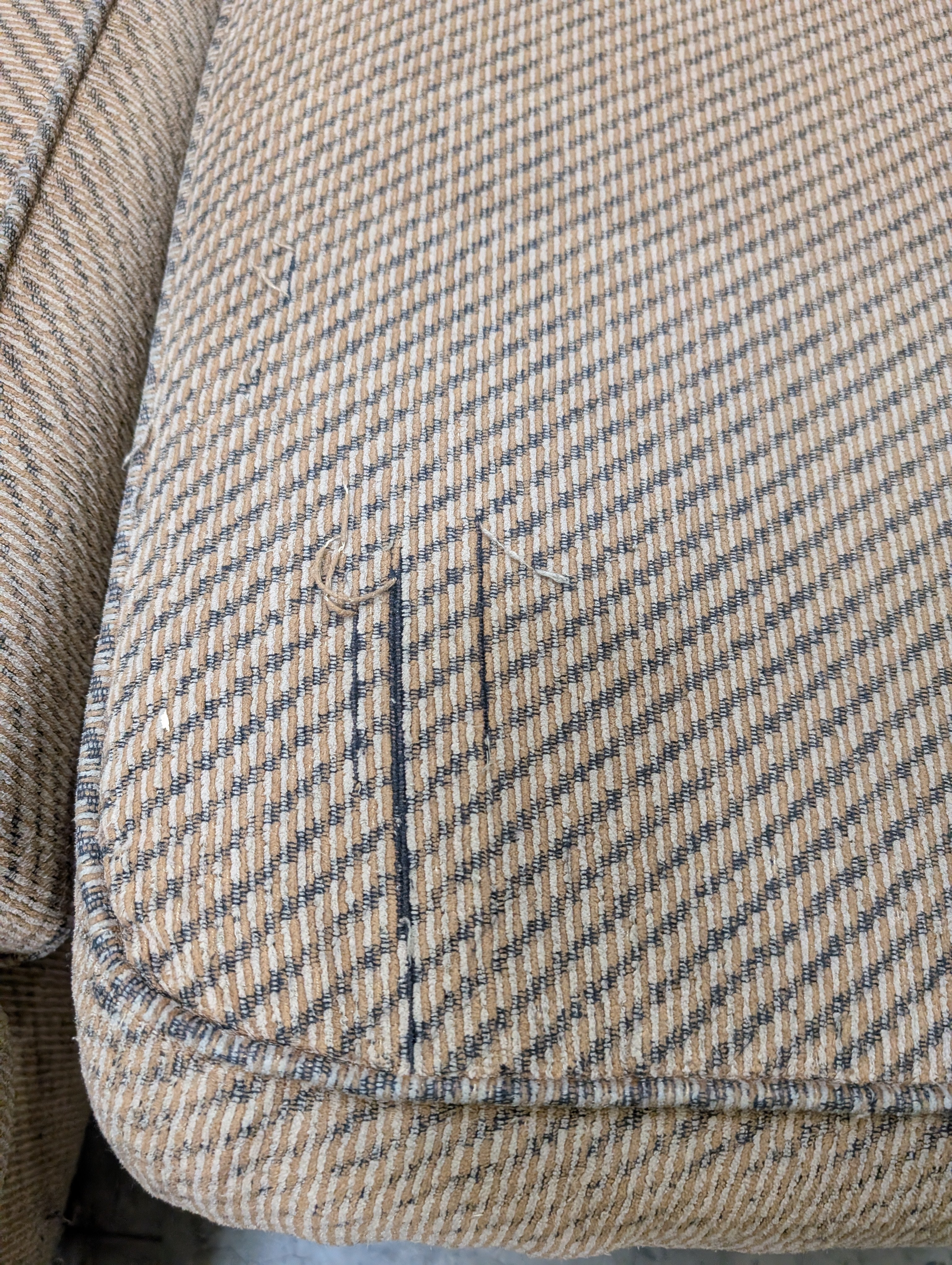 Used Neutral Tone Textured Fabric L-Shape Sectional Sofa - Image 5