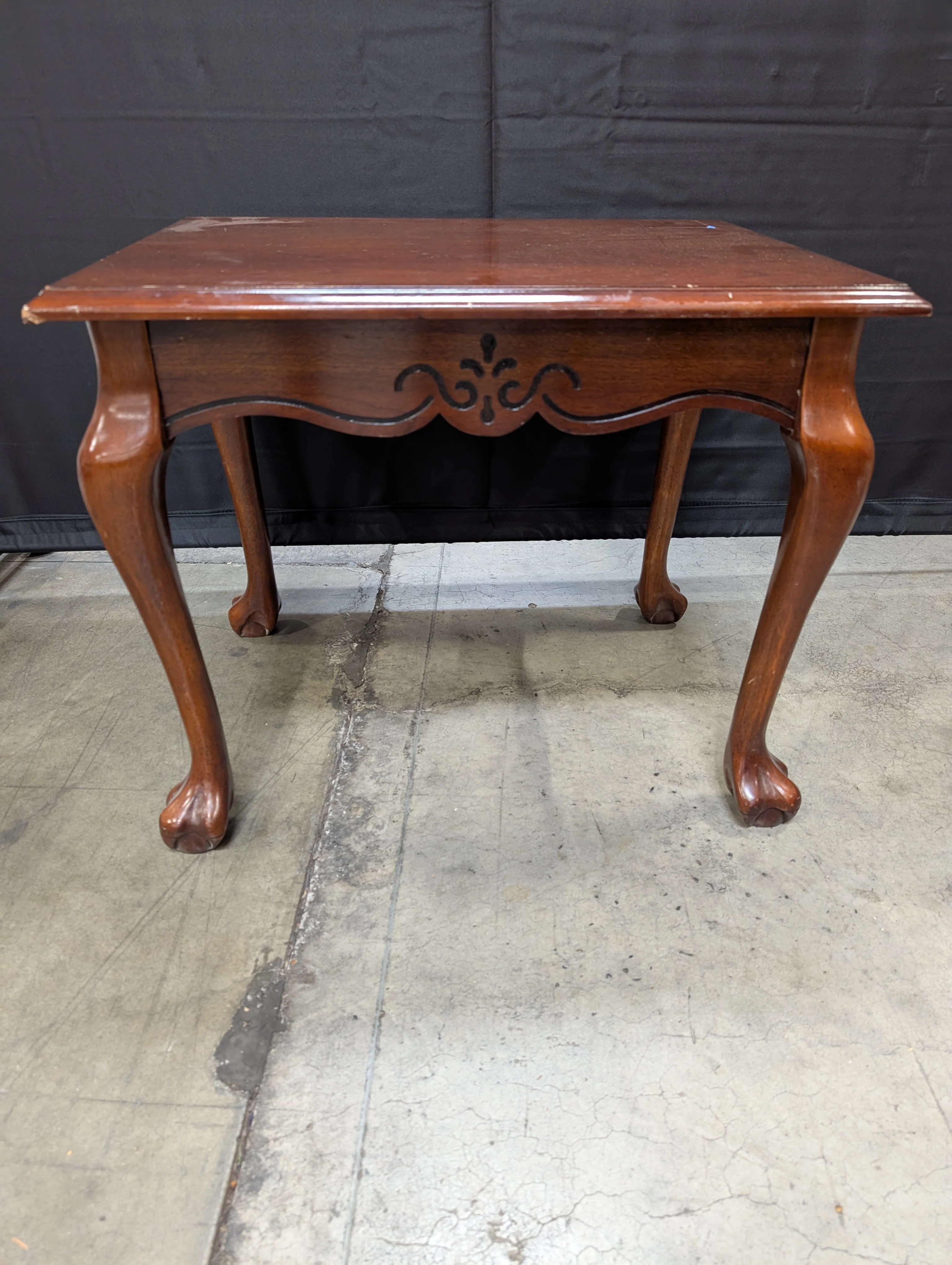 Traditional Dark Wood Accent Side Table