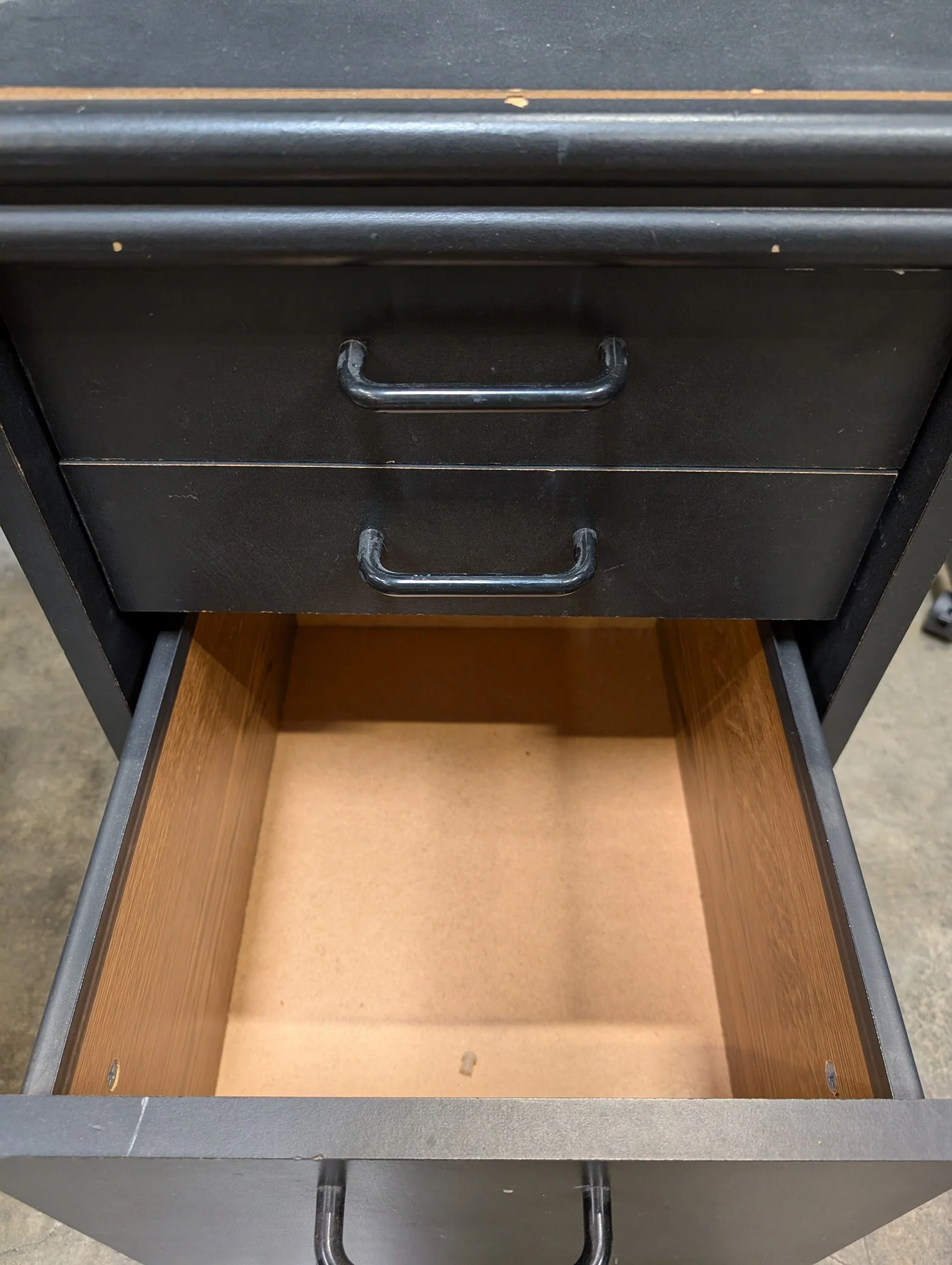 Poor condition Compact Black Three-Drawer Storage Cabinet - Image 2