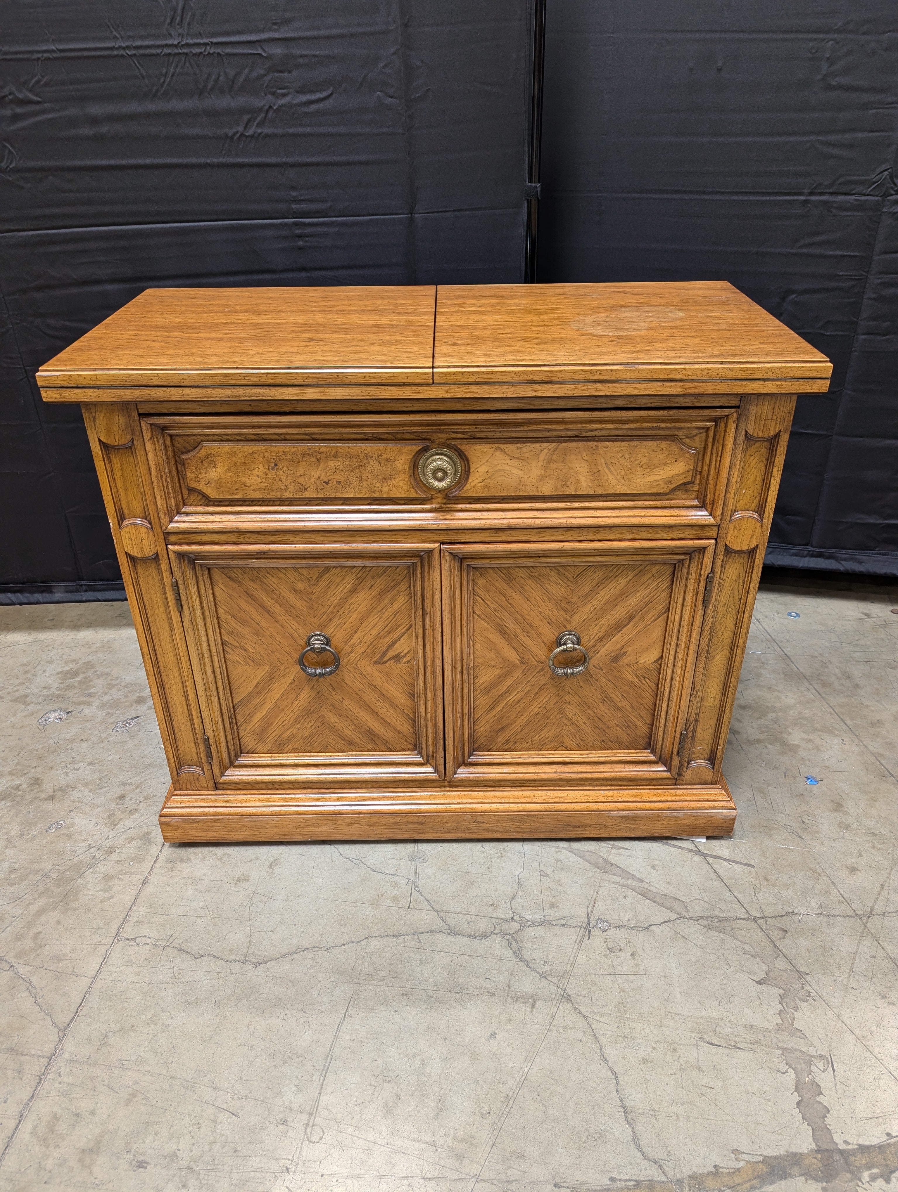 Traditional Hardwood Thomasville Drop-Leaf Cabinet with Inlaid Veneer