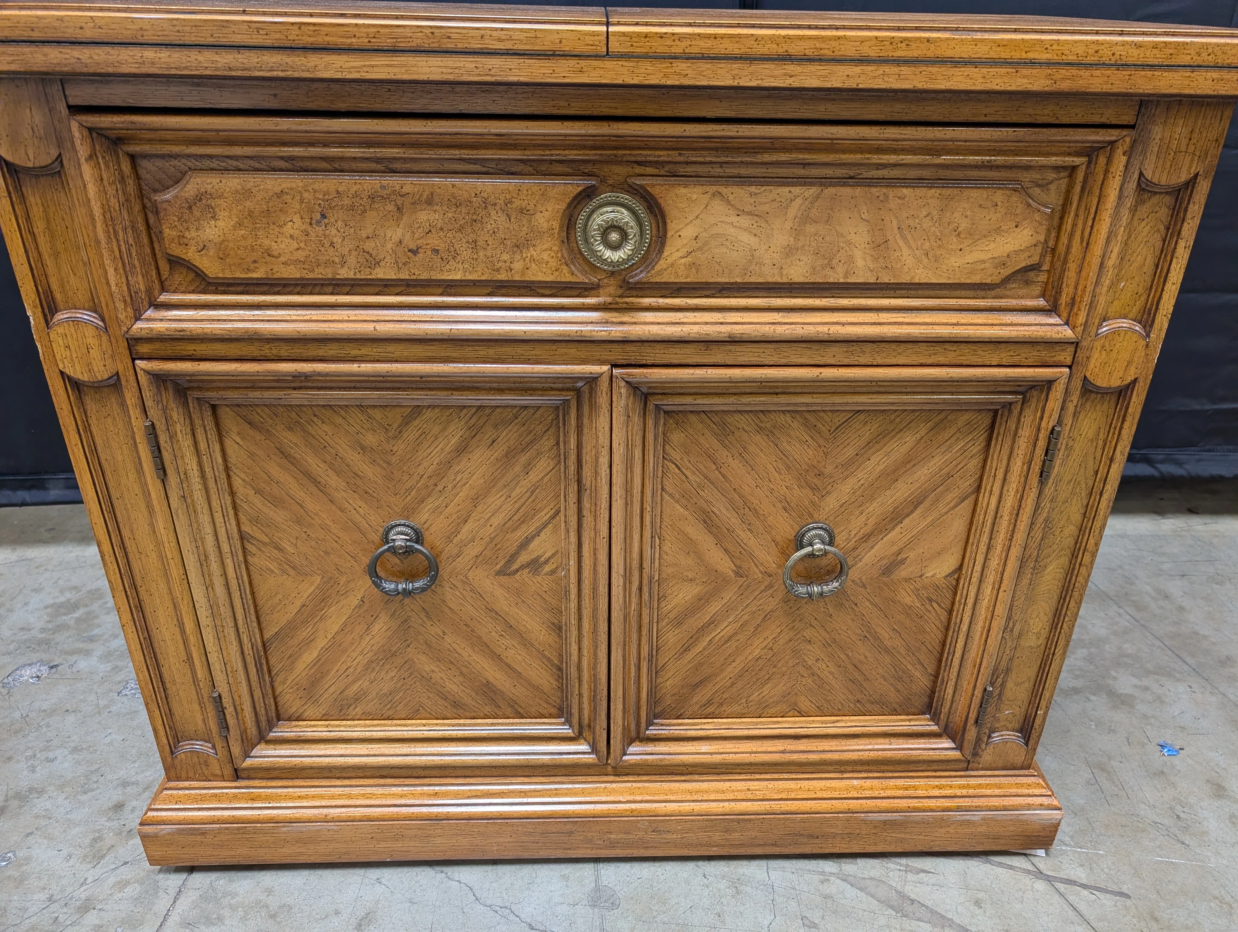 Traditional Hardwood Thomasville Drop-Leaf Cabinet with Inlaid Veneer - Image 6