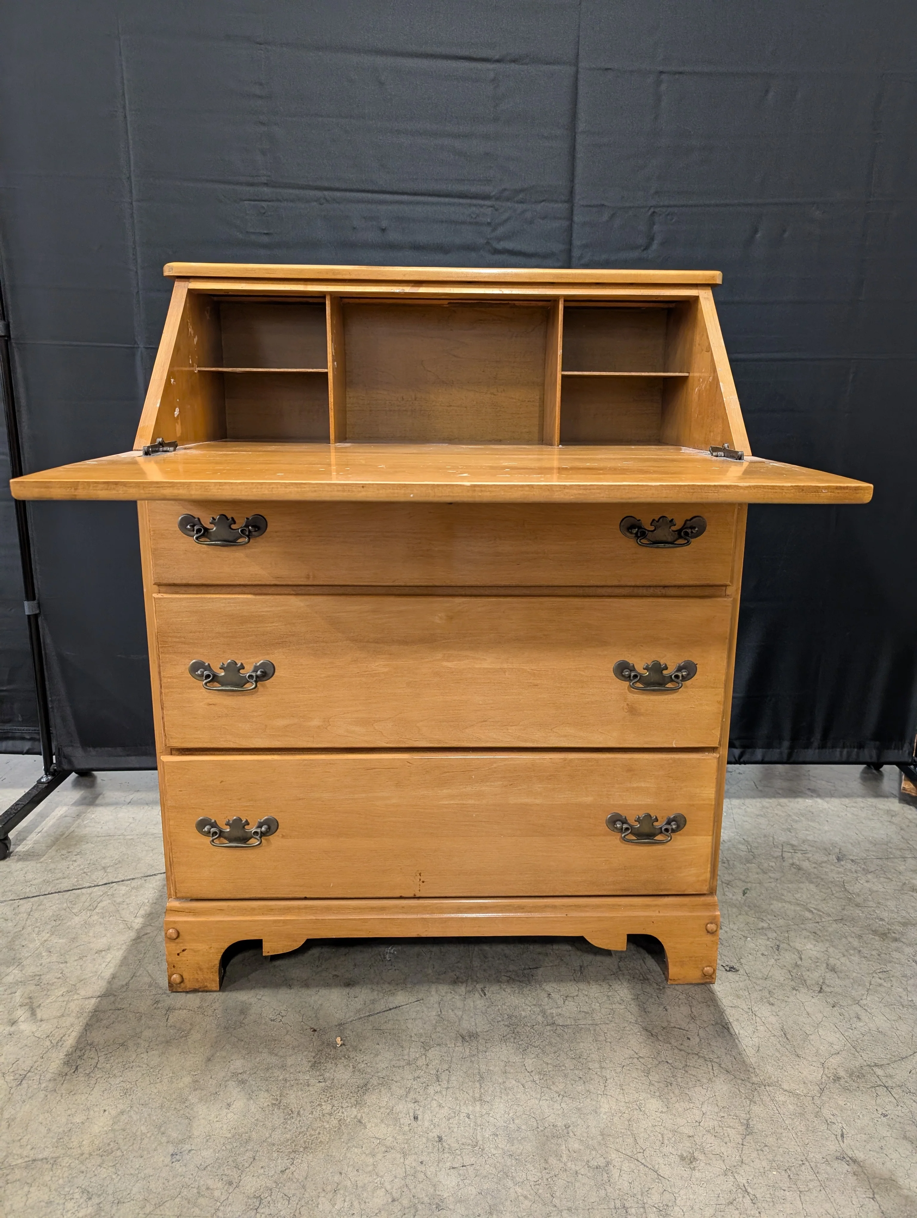 Traditional Honey Tone GIMBEL'S Parkleigh Manor Wood Drop-Front Secretary Desk - Image 5