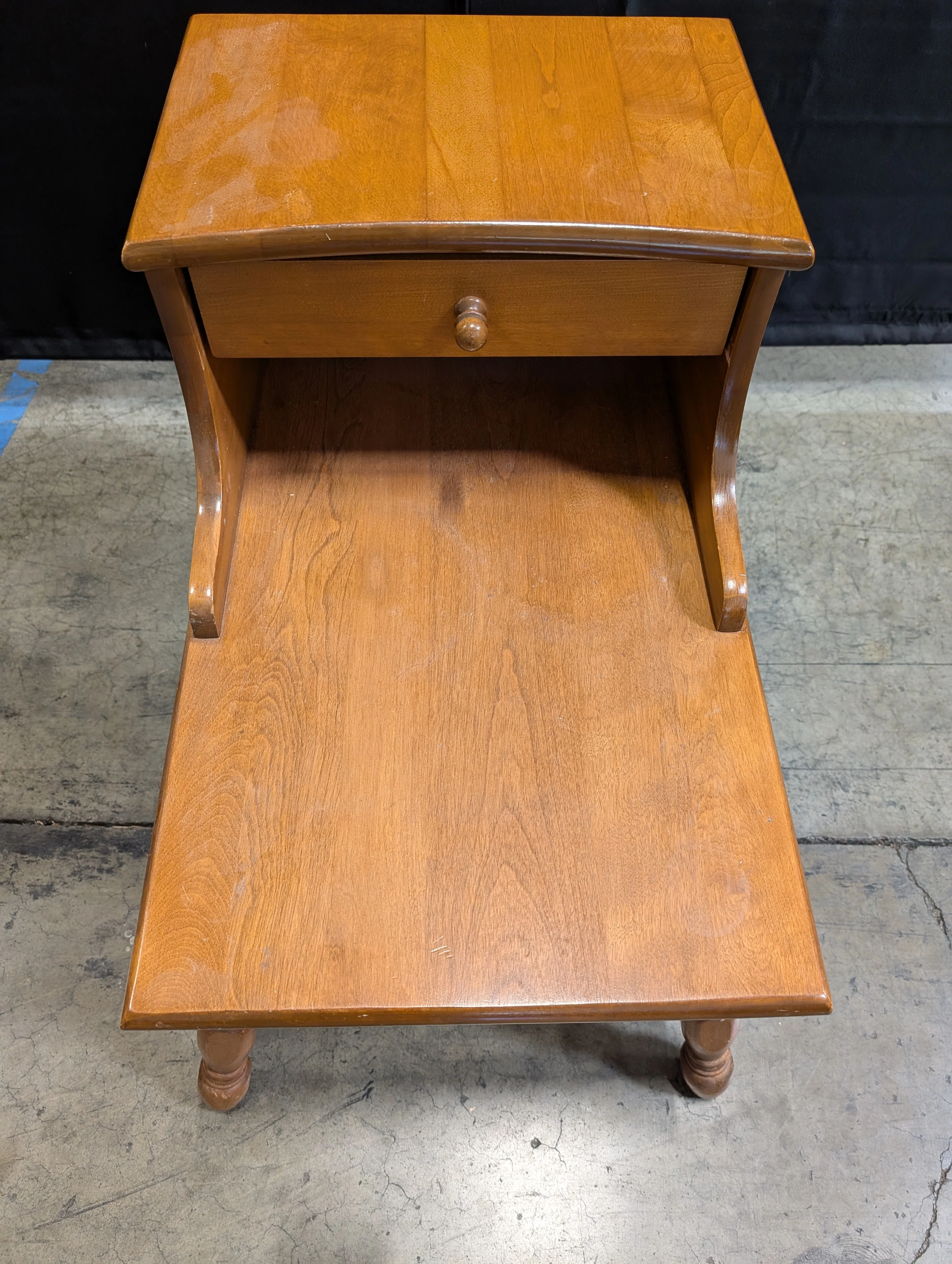 Honey-Toned Wood End Table with Drawer and Shelf - Image 4