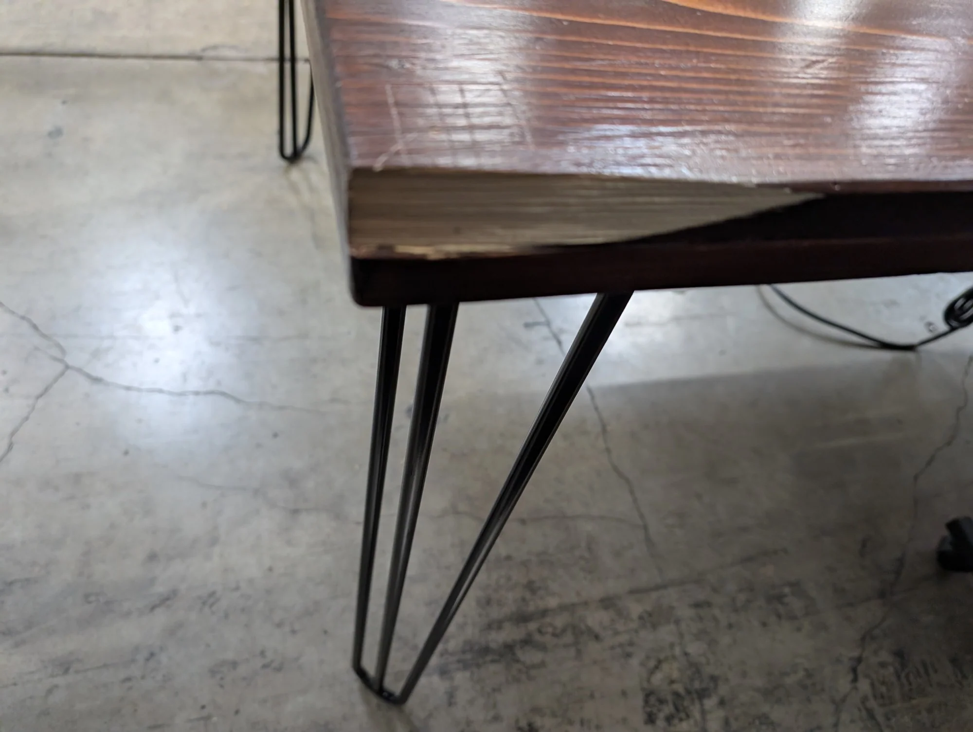 Industrial Wood Plank Desk with Hairpin Legs and Integrated Power Module some damage - Image 3