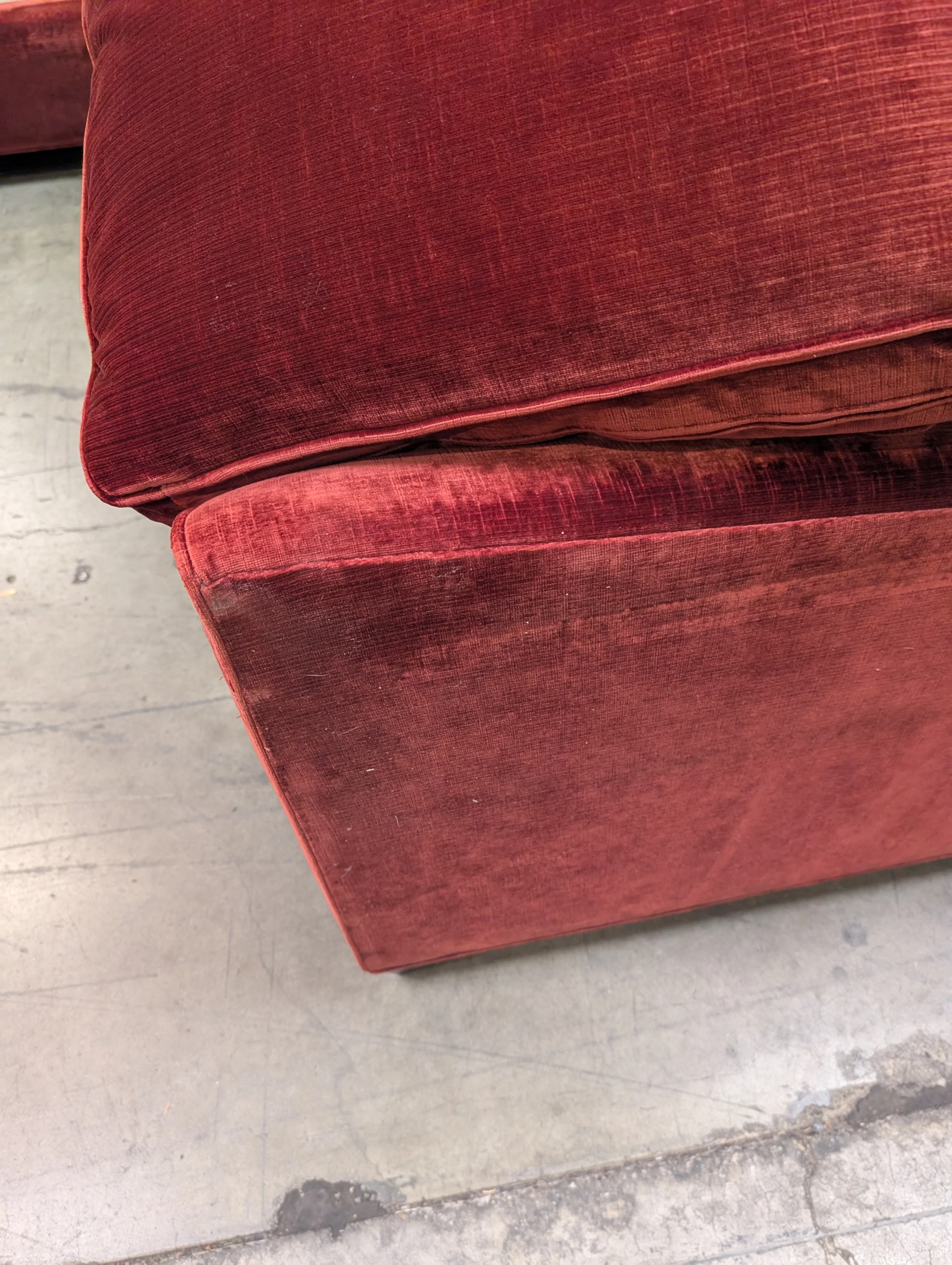 Used Vintage Style Red Velvet Sectional Sofa - Image 8