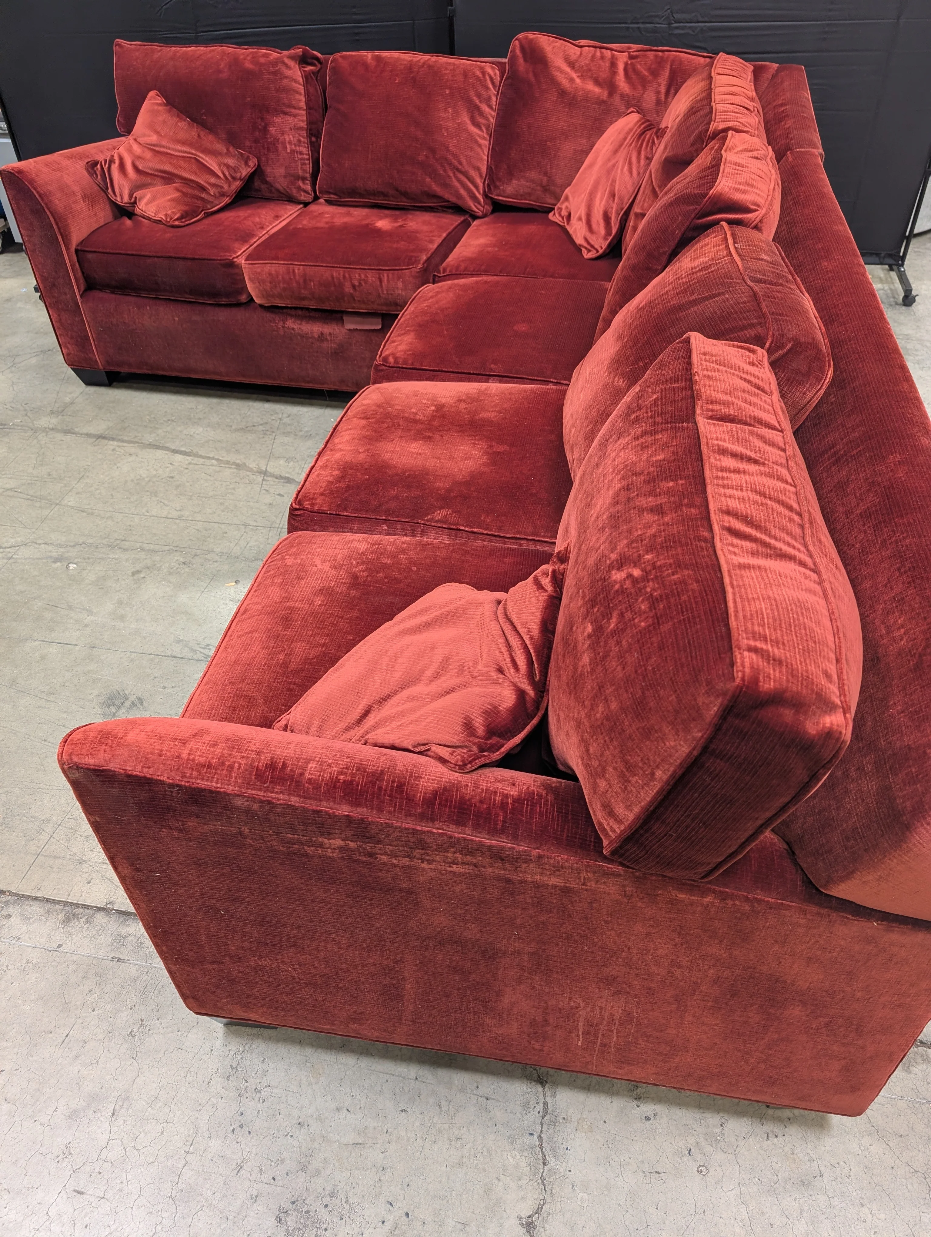 Used Vintage Style Red Velvet Sectional Sofa - Image 9