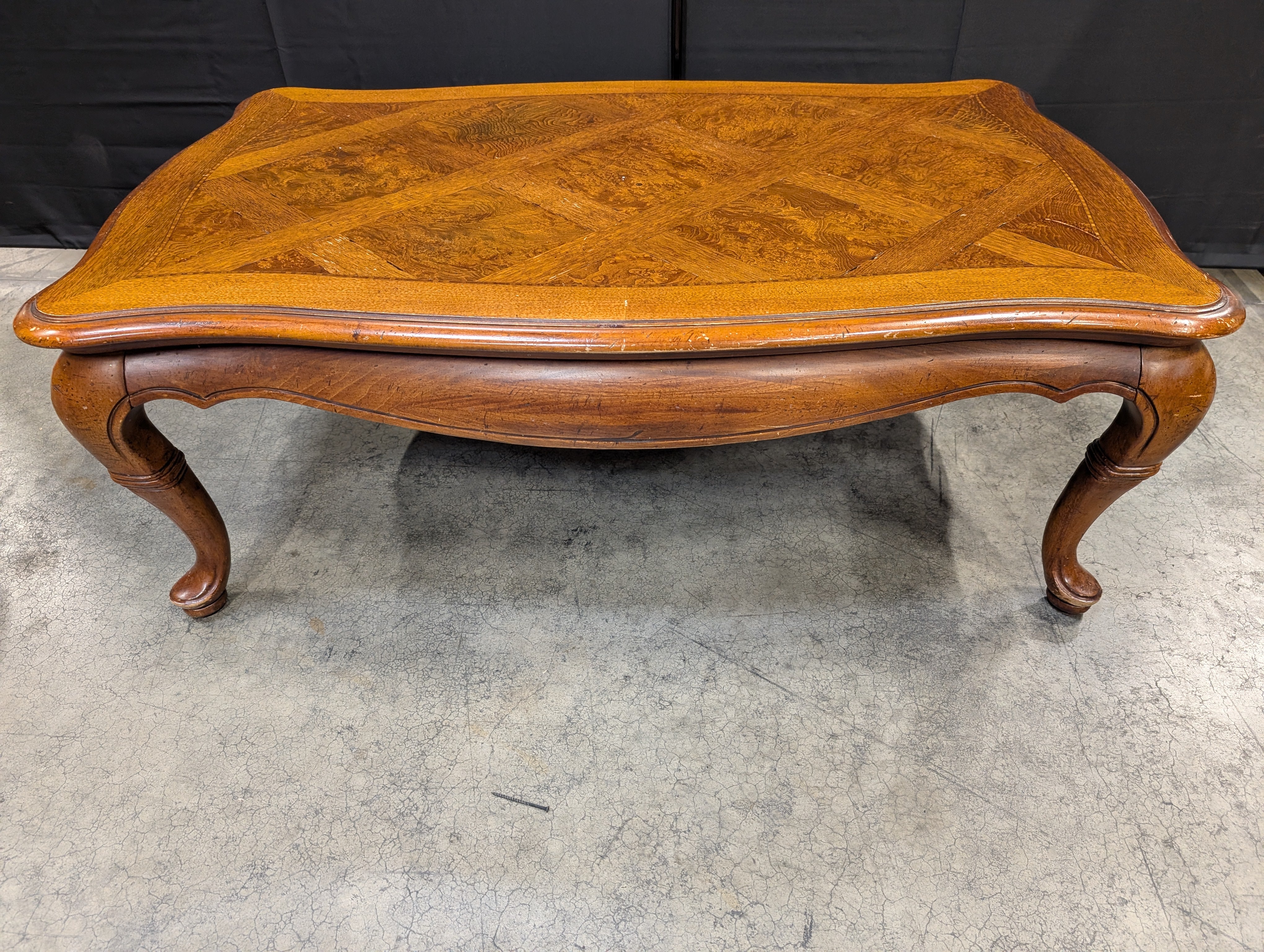 Inlaid Wood Coffee Table with Scalloped Edges - Image 2