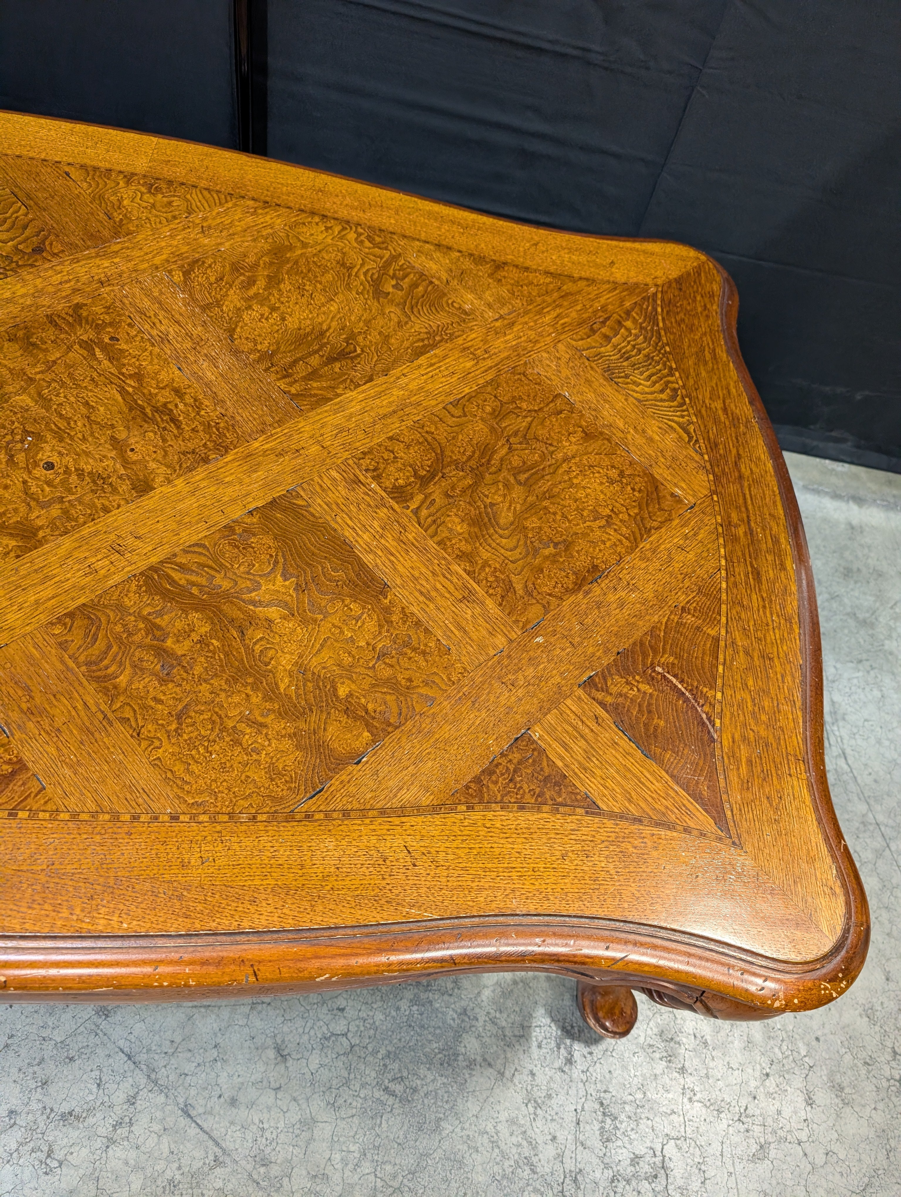 Inlaid Wood Coffee Table with Scalloped Edges - Image 4