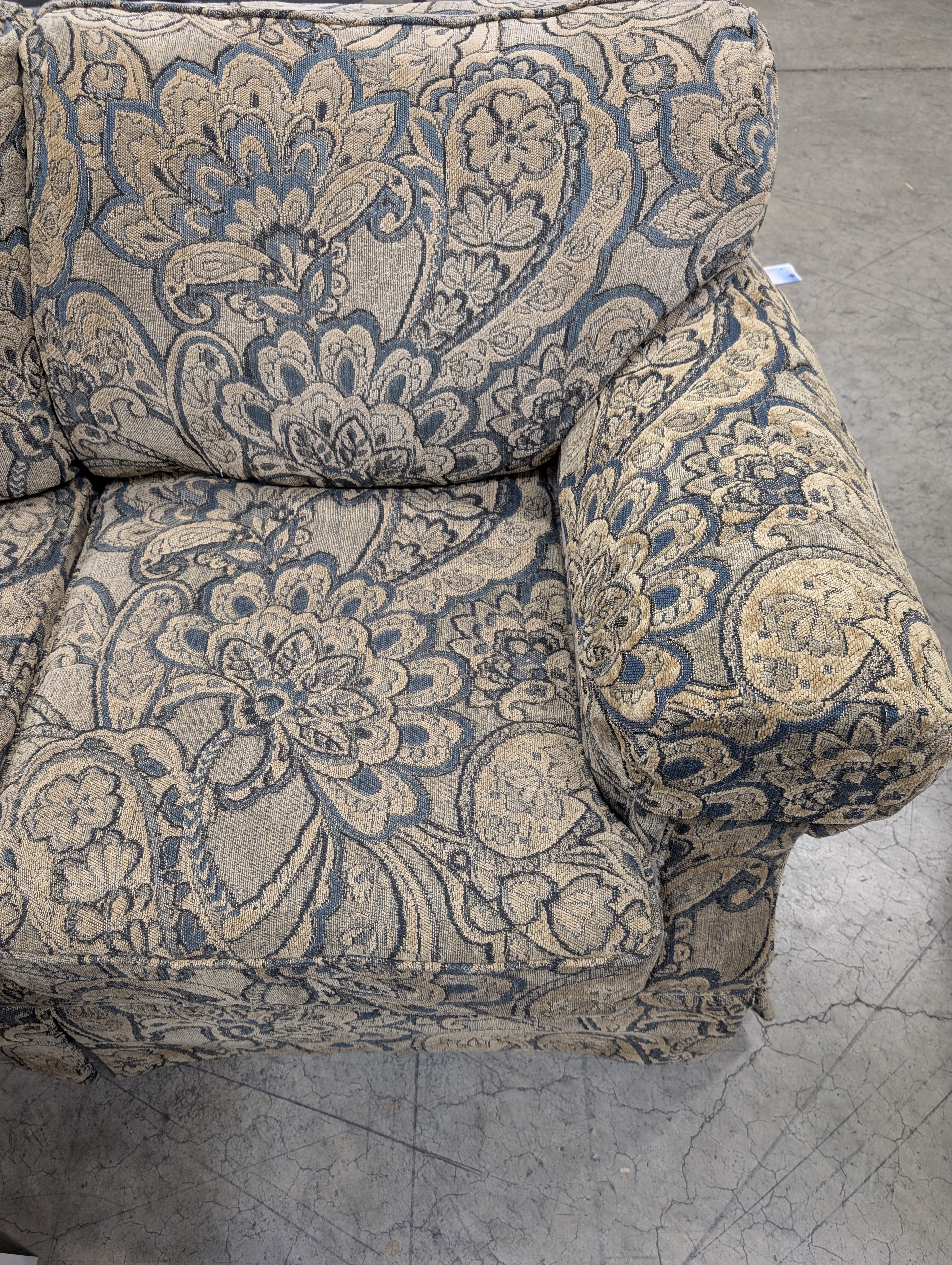 Flexsteel Ornate Damask Pattern Sofa - Image 6