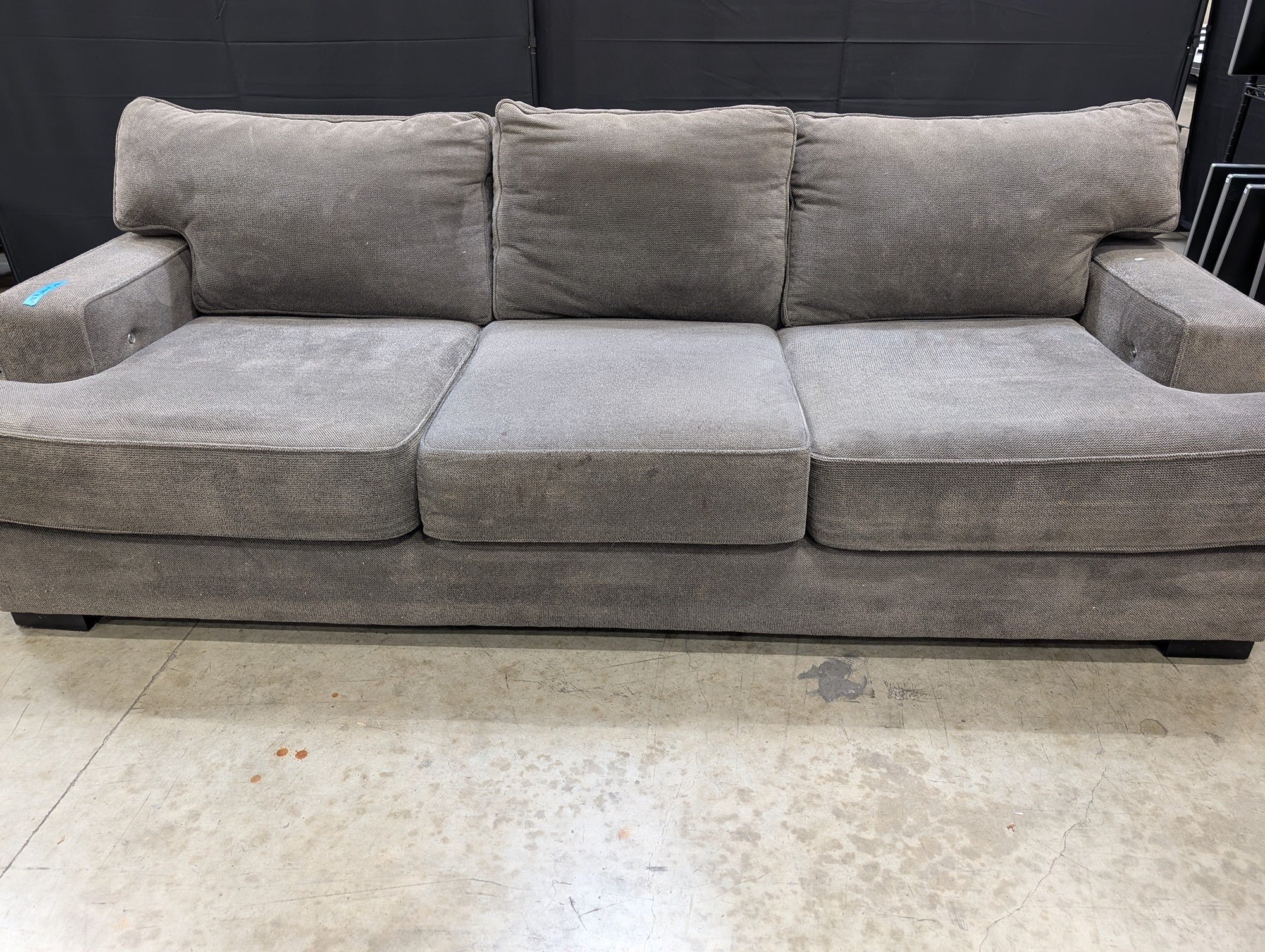 Pacific Furniture Industries Modern Grey Three-Seater Sofa with USB Port - Image 2