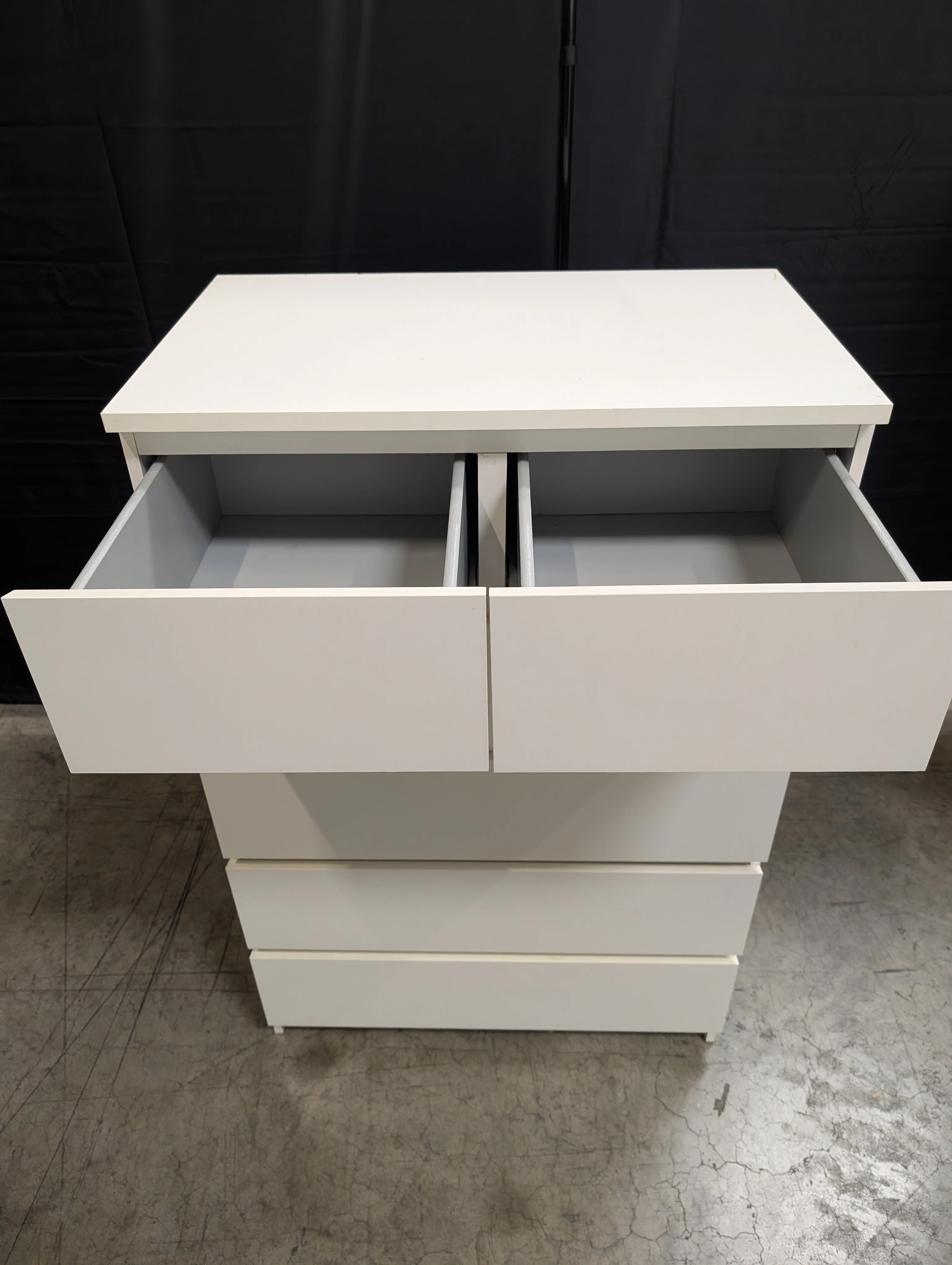 Modern Light Grey Six-Drawer Dresser Chest - Image 4