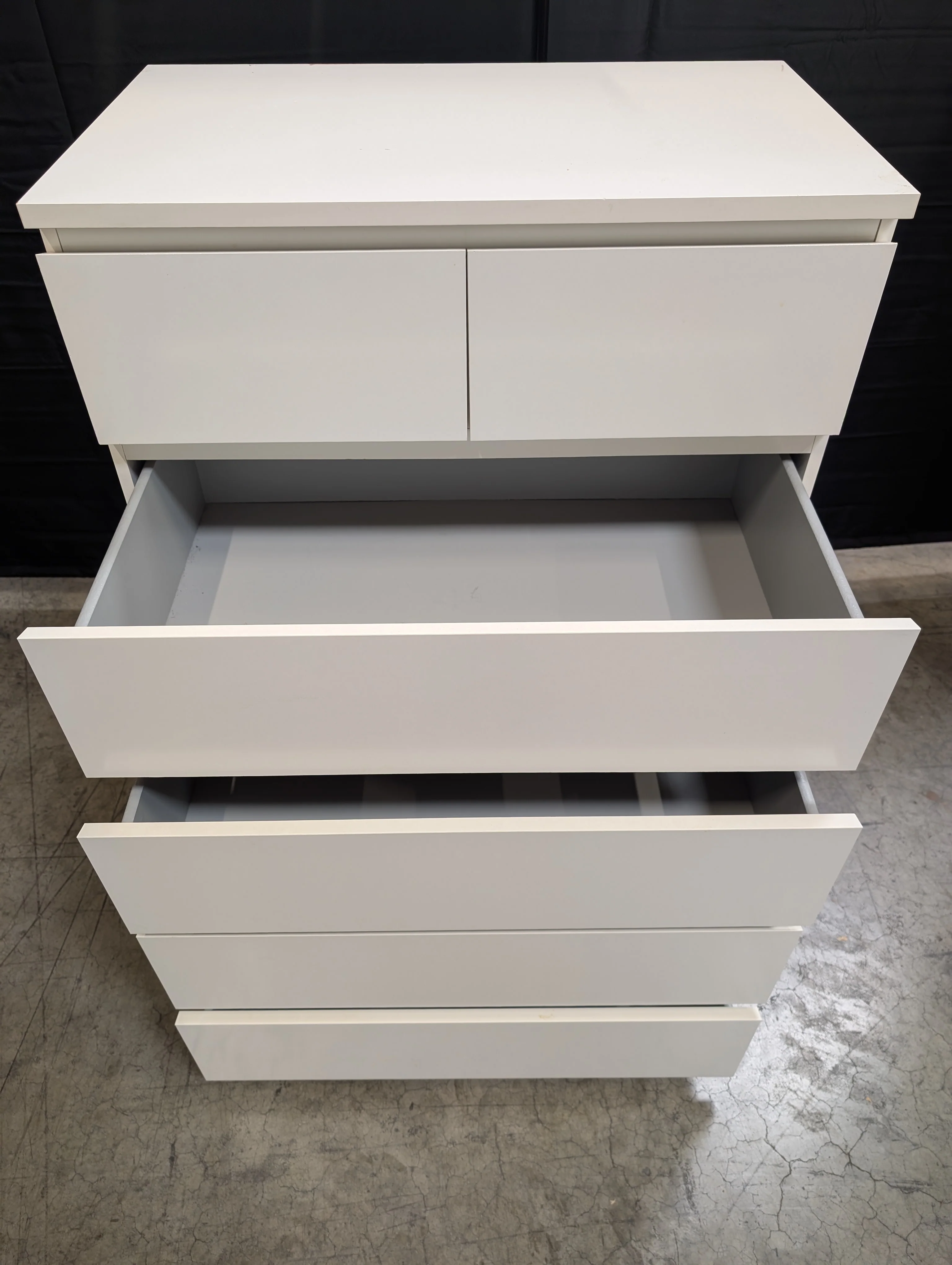 Modern Light Grey Six-Drawer Dresser Chest - Image 6