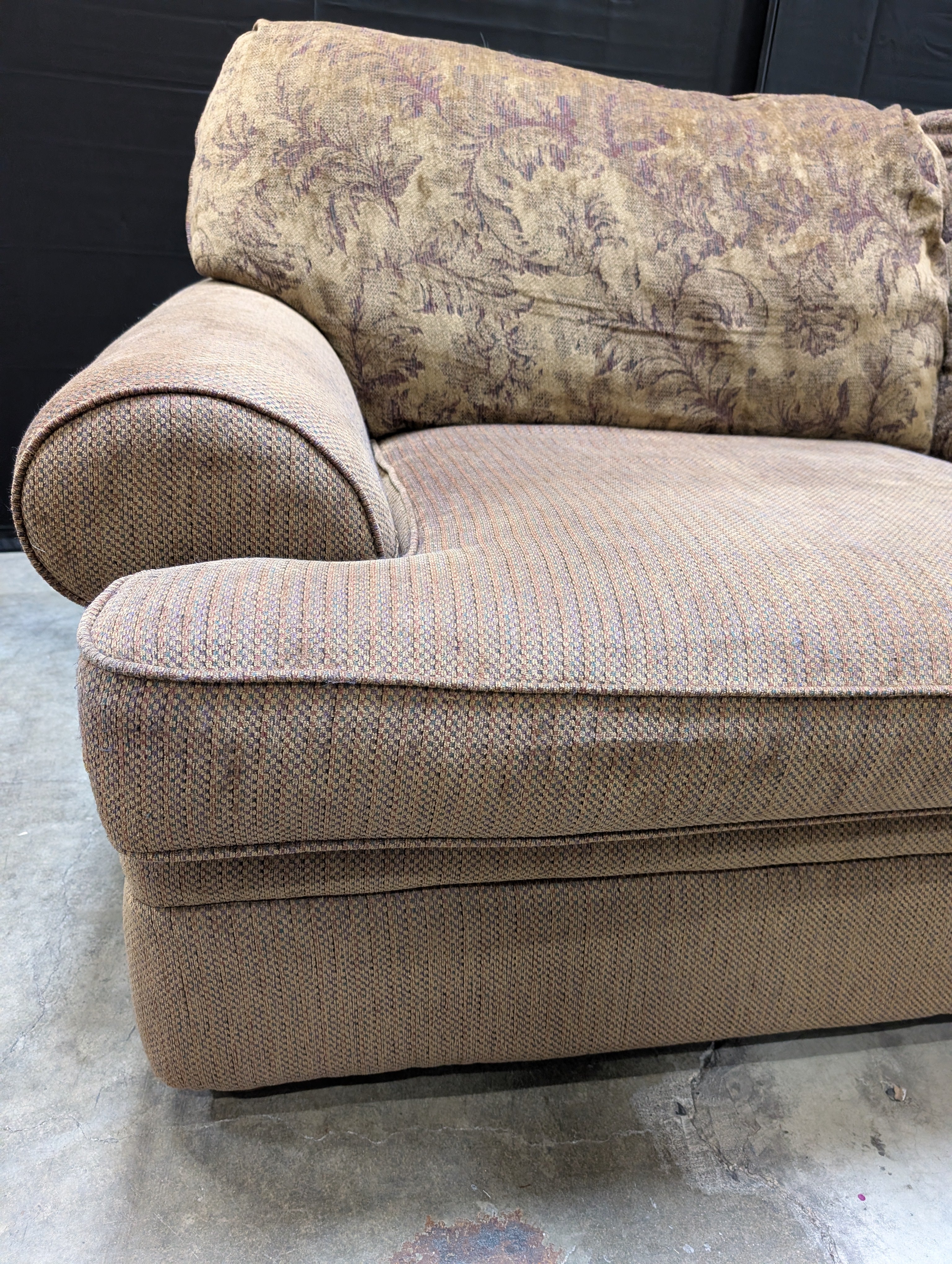Sklar Peppler Spacious Earth-Toned Sectional Sofa with Patterned Cushions - Image 5