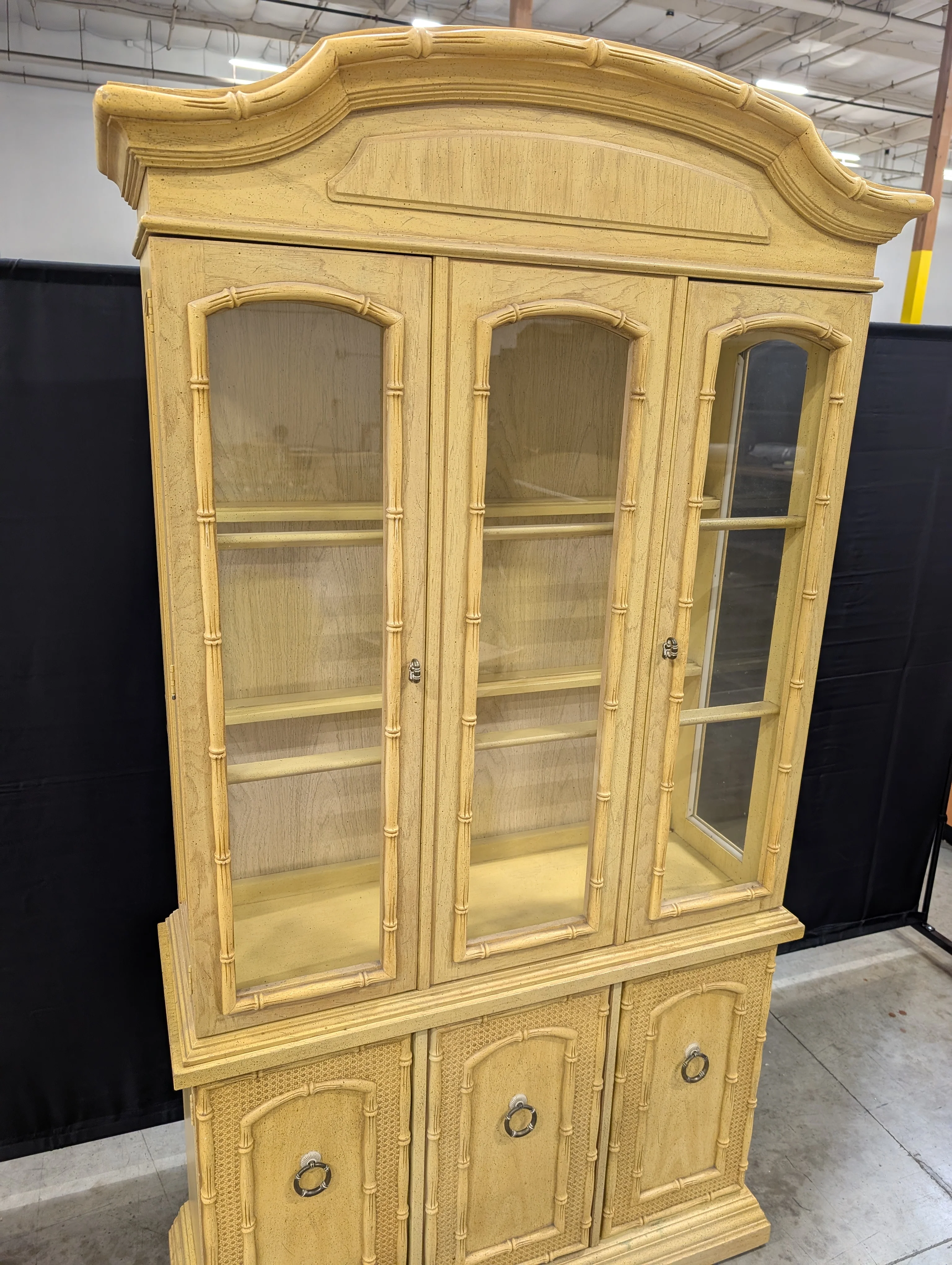 Vintage Chinoiserie Style Display Cabinet with Bamboo Detailing - Image 6