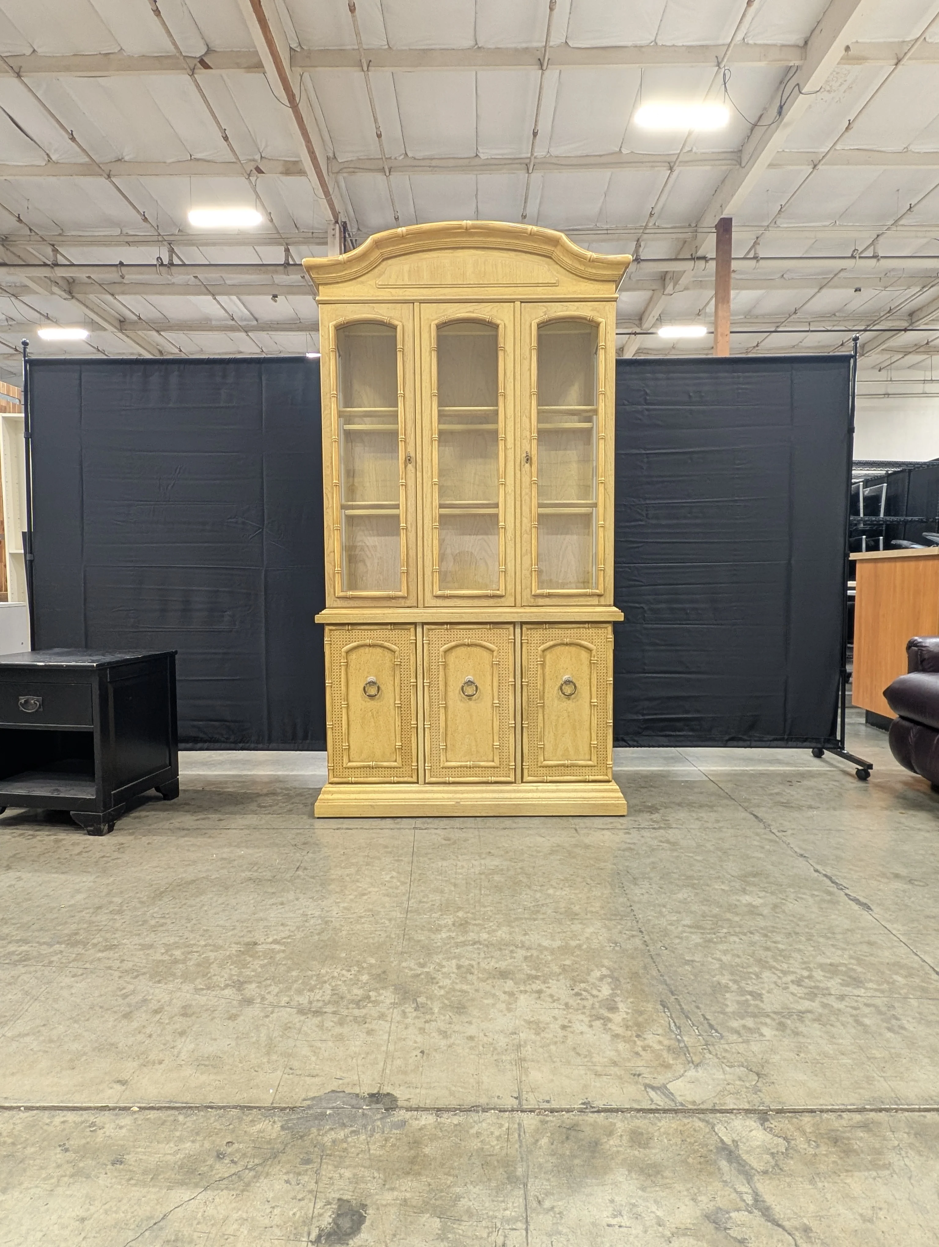 Vintage Chinoiserie Style Display Cabinet with Bamboo Detailing - Image 9