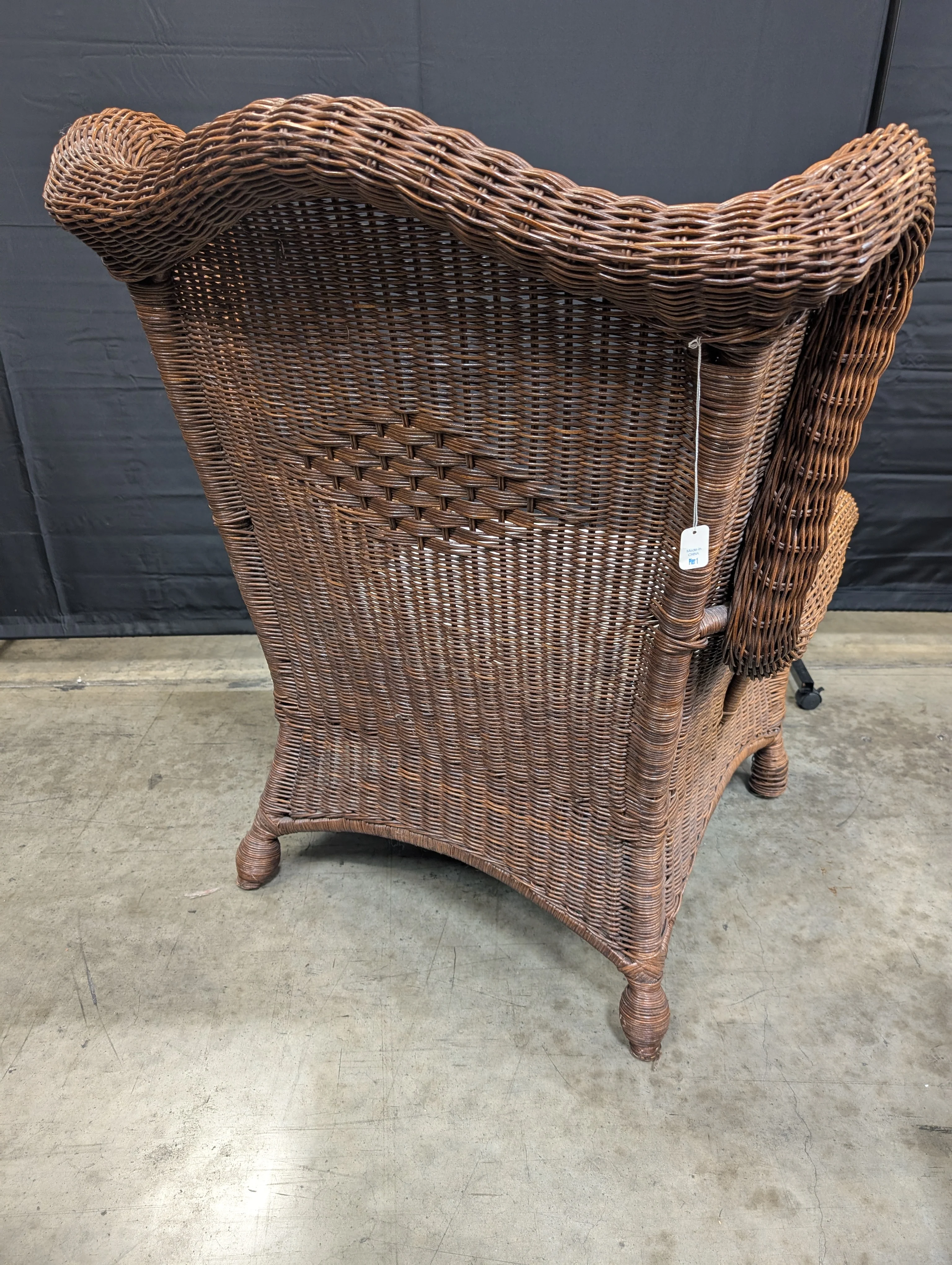 Vintage Wicker High-Back Armchair with Sunflower - Image 6