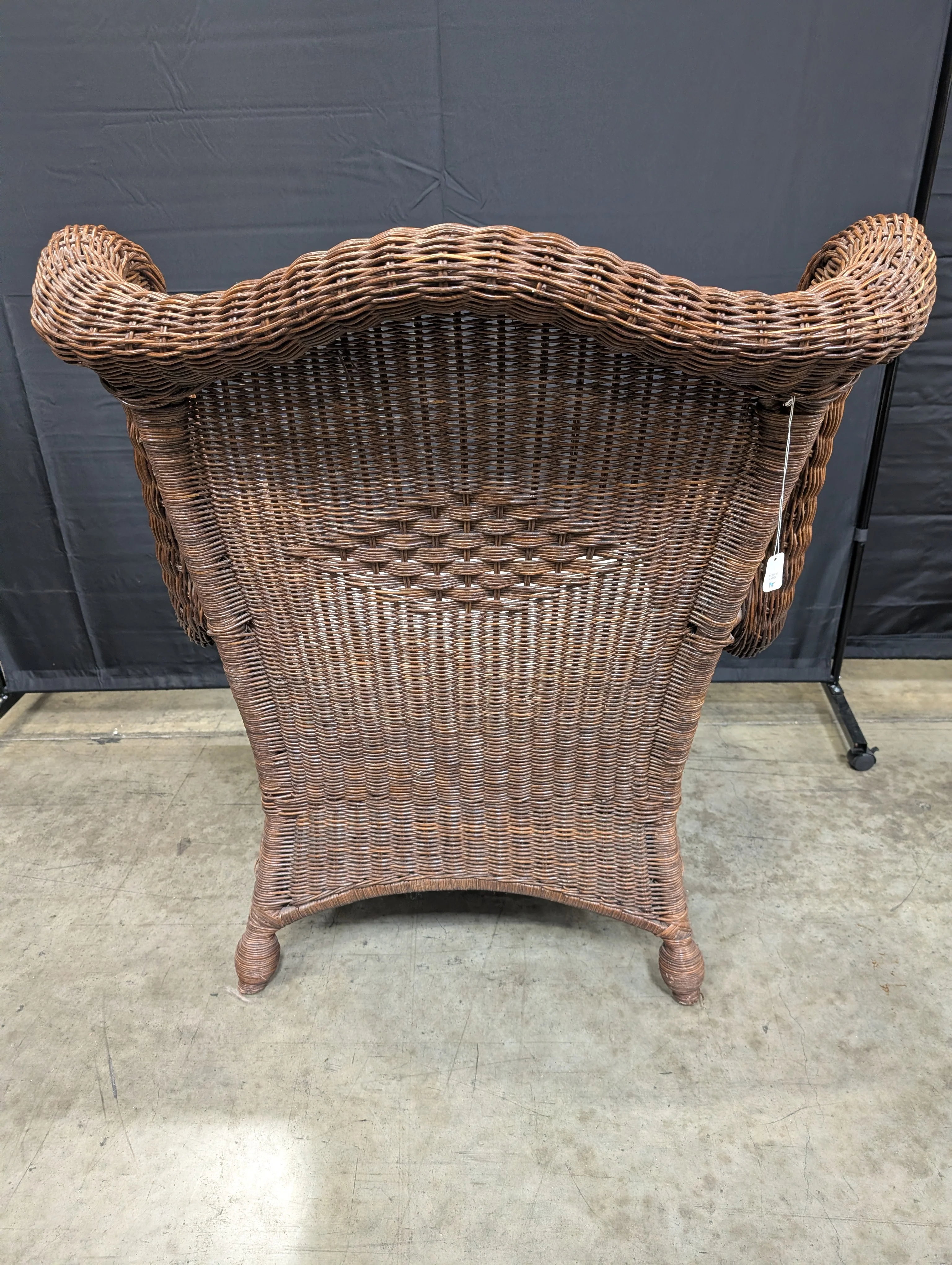 Vintage Wicker High-Back Armchair with Sunflower - Image 8