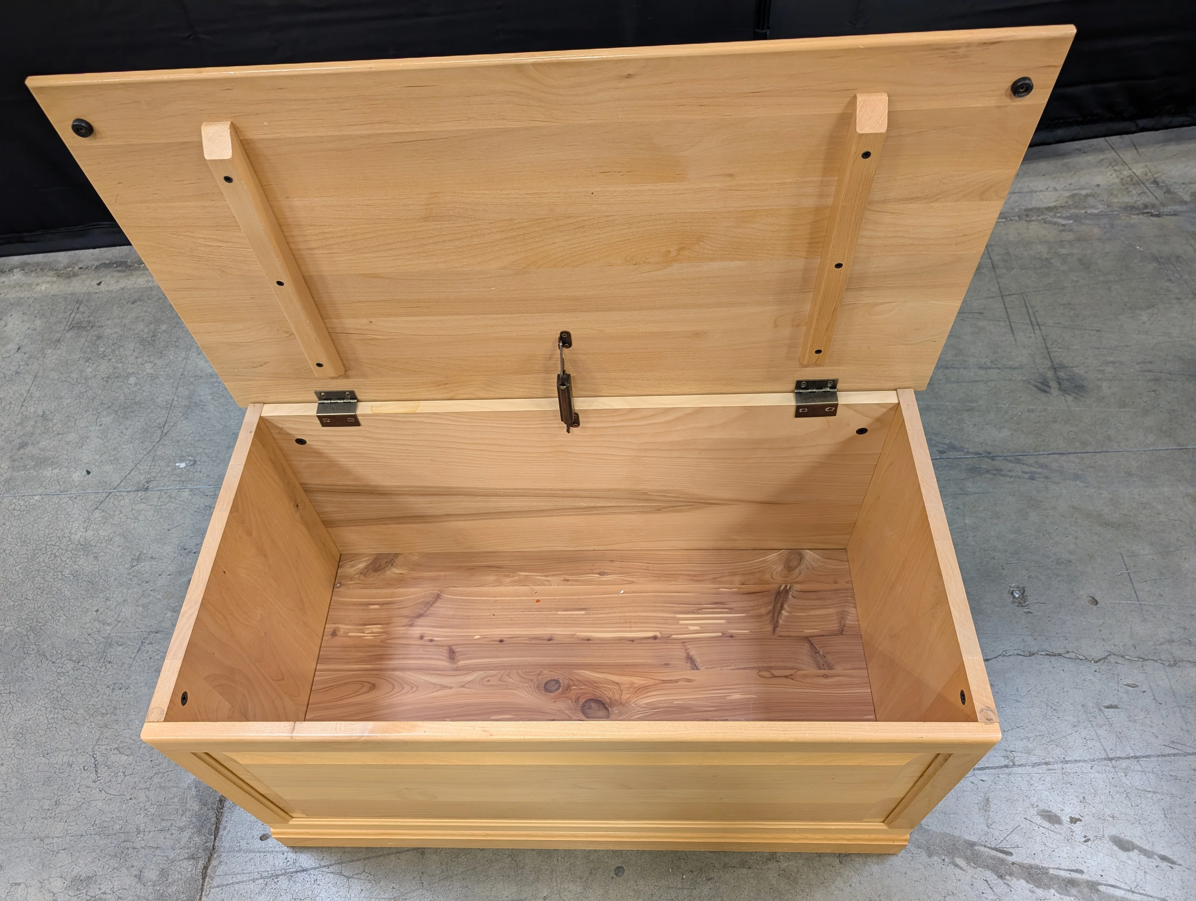 Versatile Light Wood Storage Trunk - Image 3