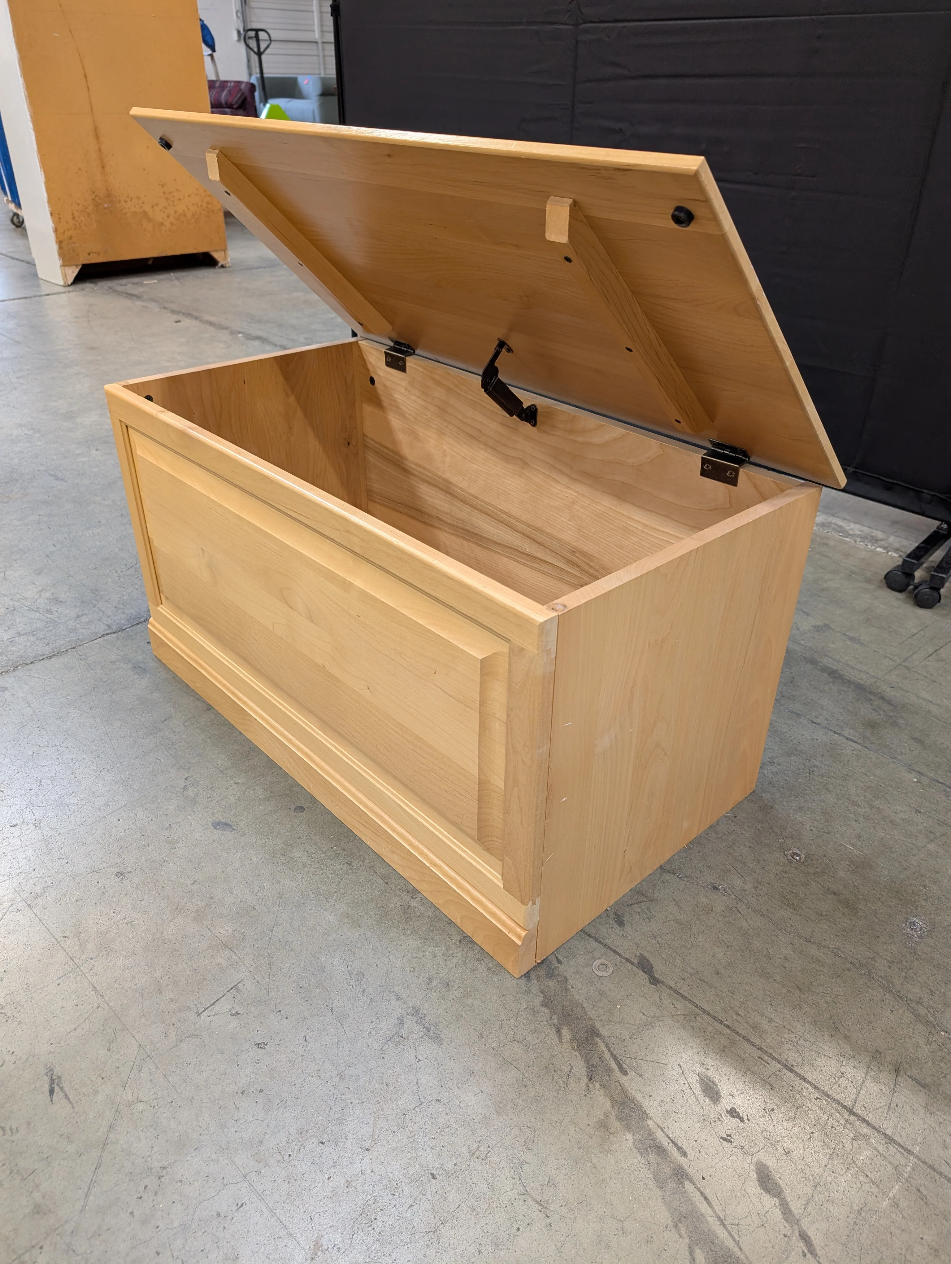 Versatile Light Wood Storage Trunk - Image 8