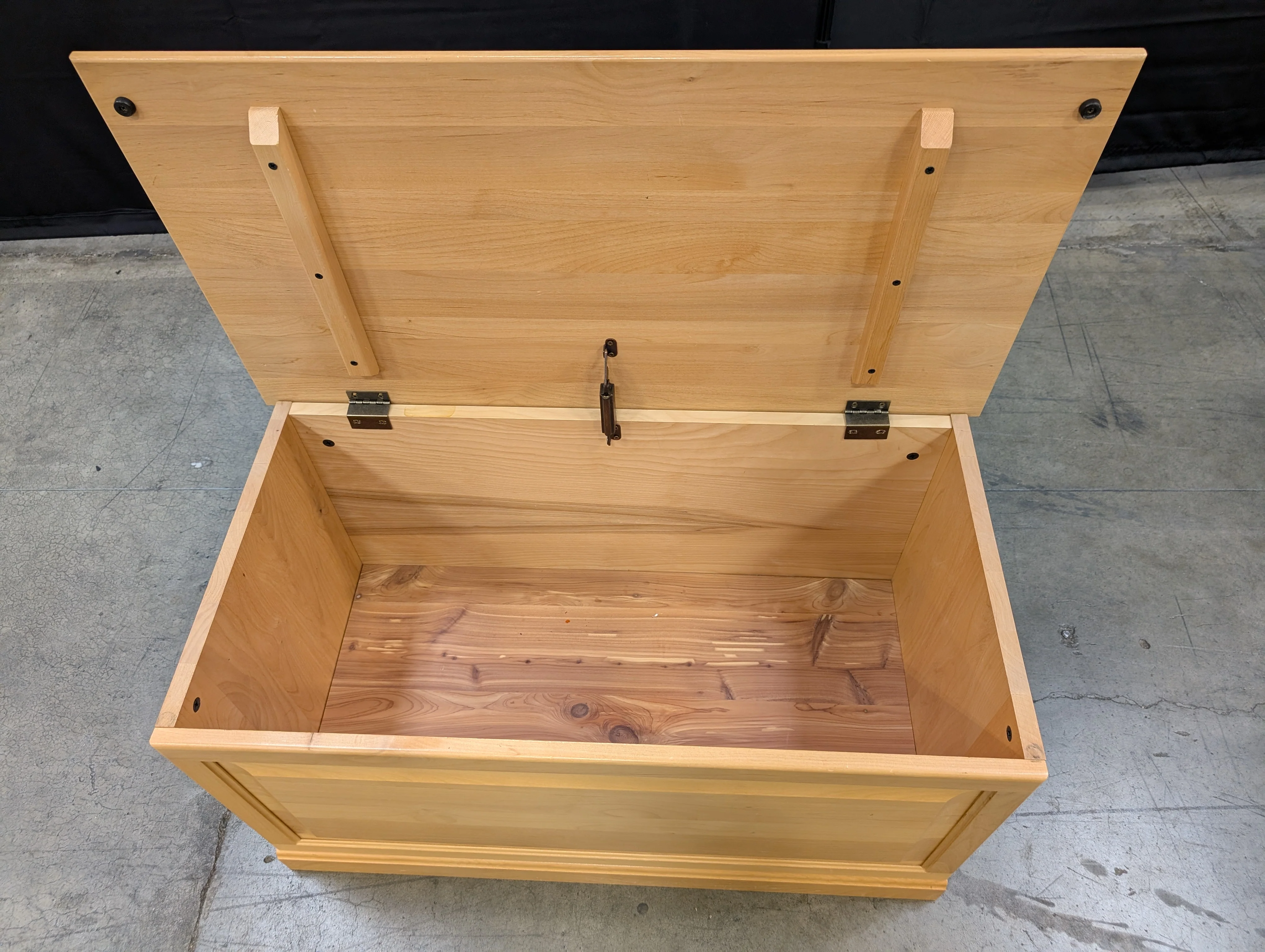 Versatile Light Wood Storage Trunk - Image 9