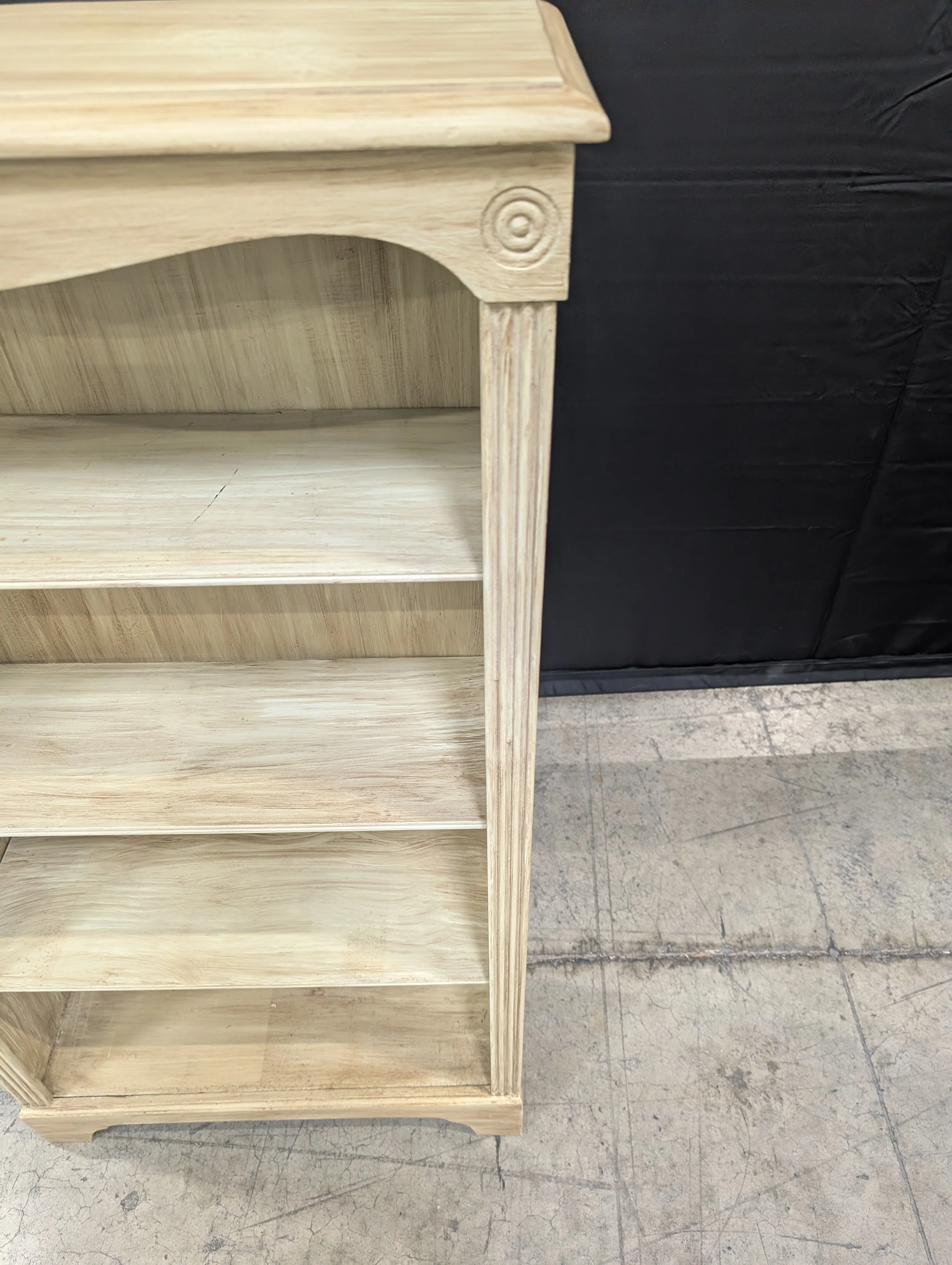 Light Wood Tone Four-Shelf Bookcase with Arched Detail - Image 4