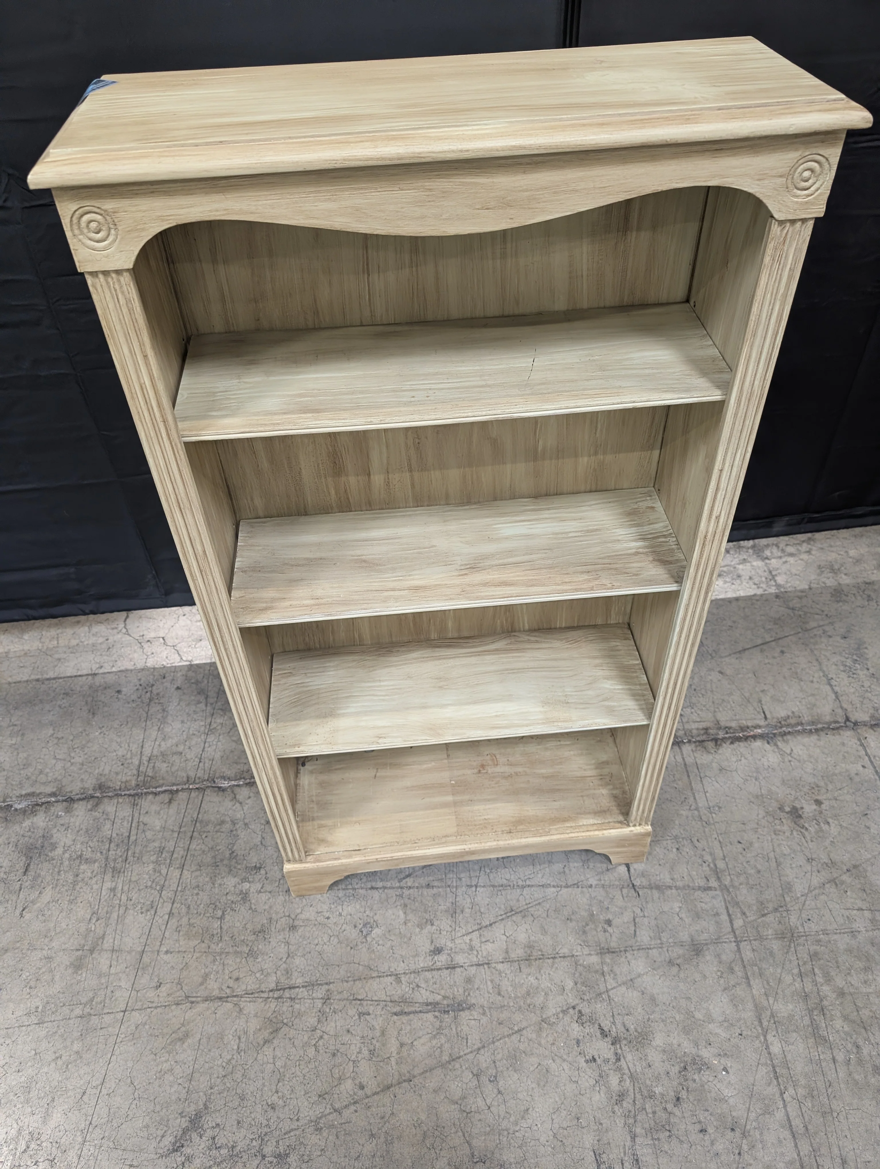 Light Wood Tone Four-Shelf Bookcase with Arched Detail - Image 5