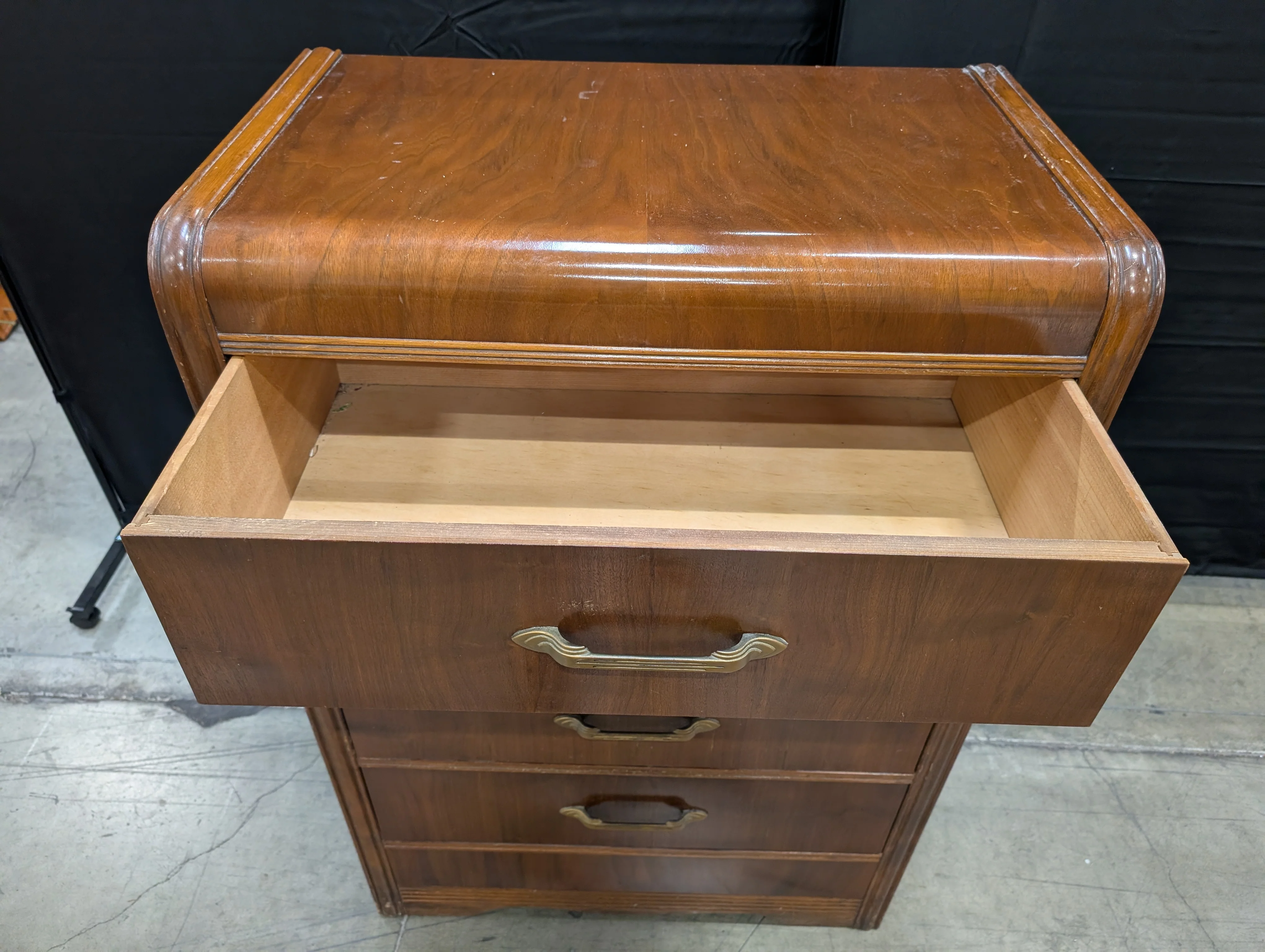 Vintage Rounded Edge Four-Drawer Wooden Dresser - Image 5