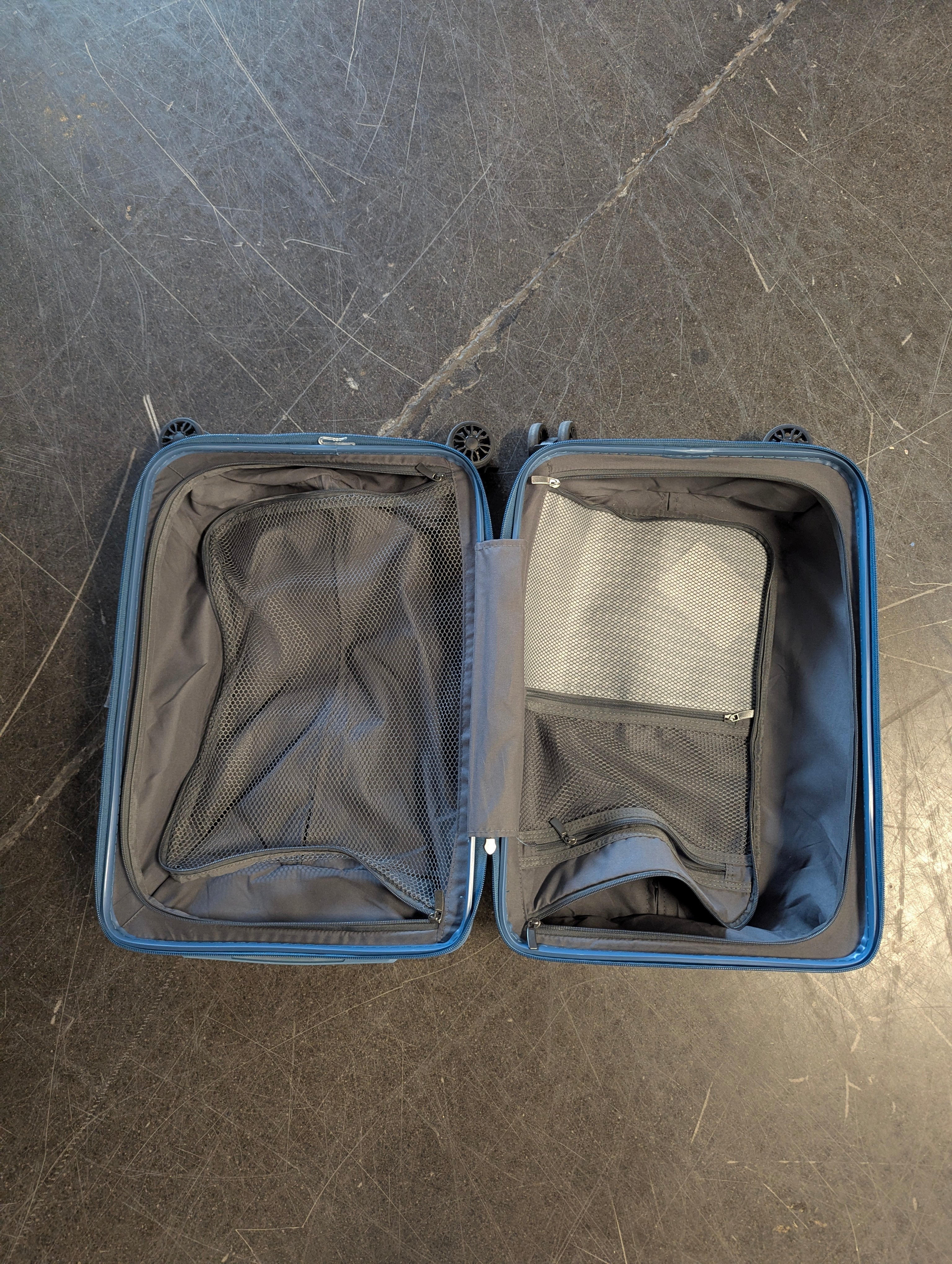Travelhouse Hardshell Teal Carry-On Spinner Luggage - Image 9