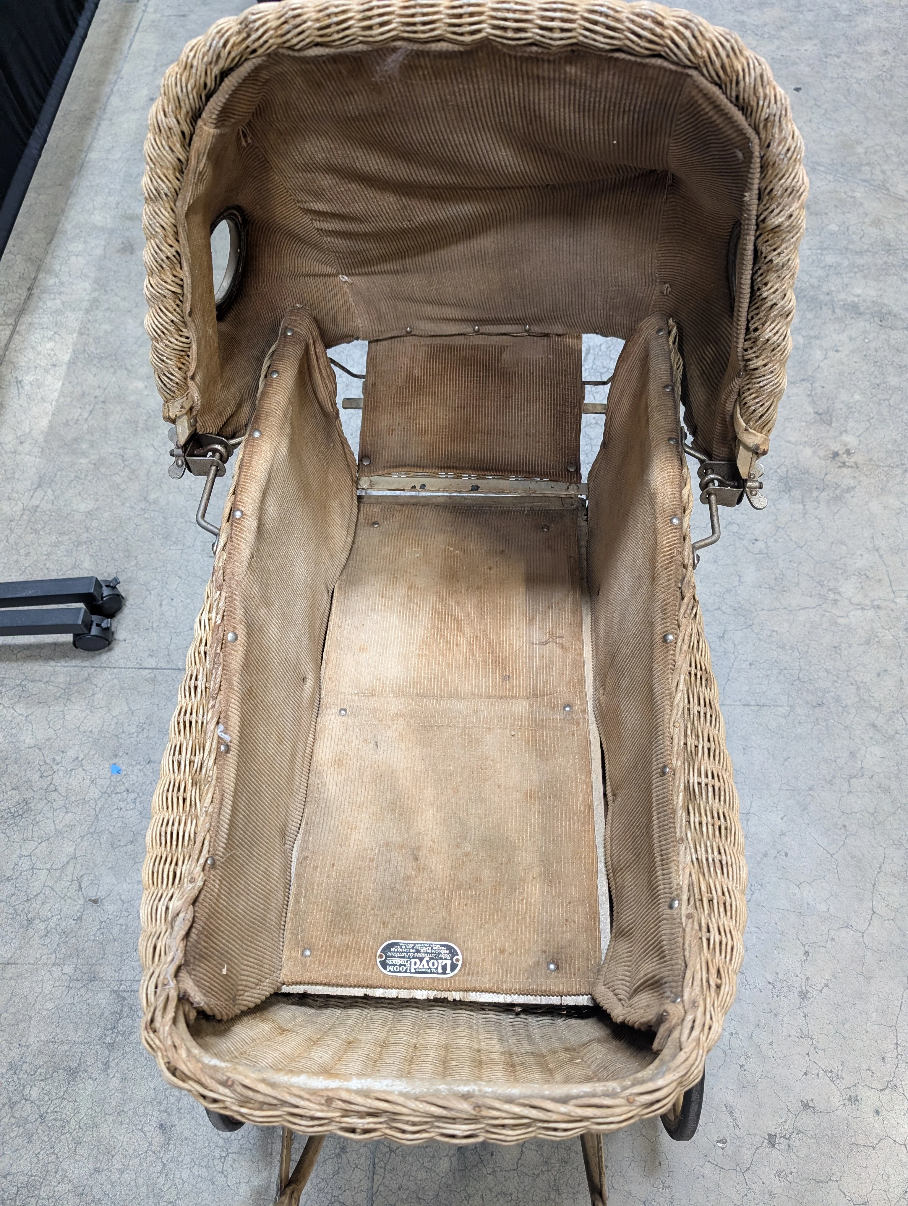 Vintage Lloyd Loom Baby Carriage with  Glass Porthole Window - Image 10
