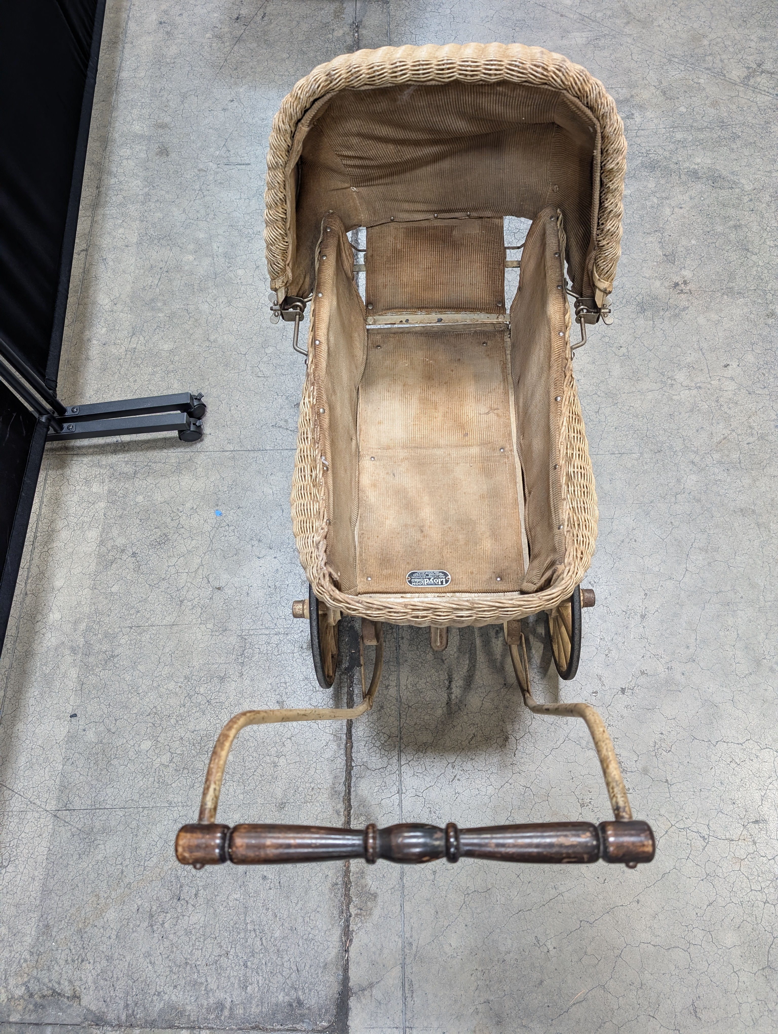 Vintage Lloyd Loom Baby Carriage with  Glass Porthole Window - Image 9