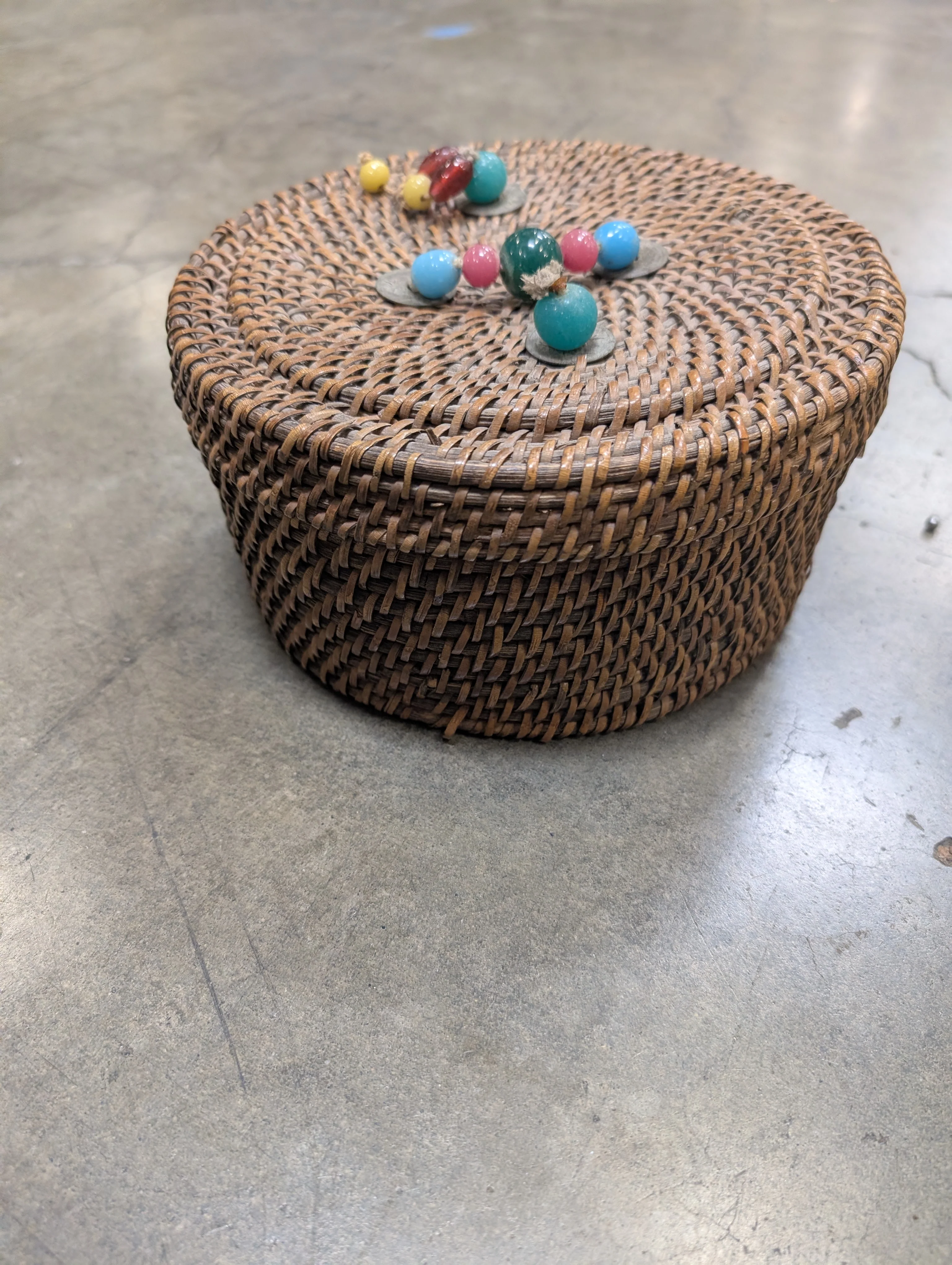 Round Woven Rattan Storage Basket with Lid - Image 3