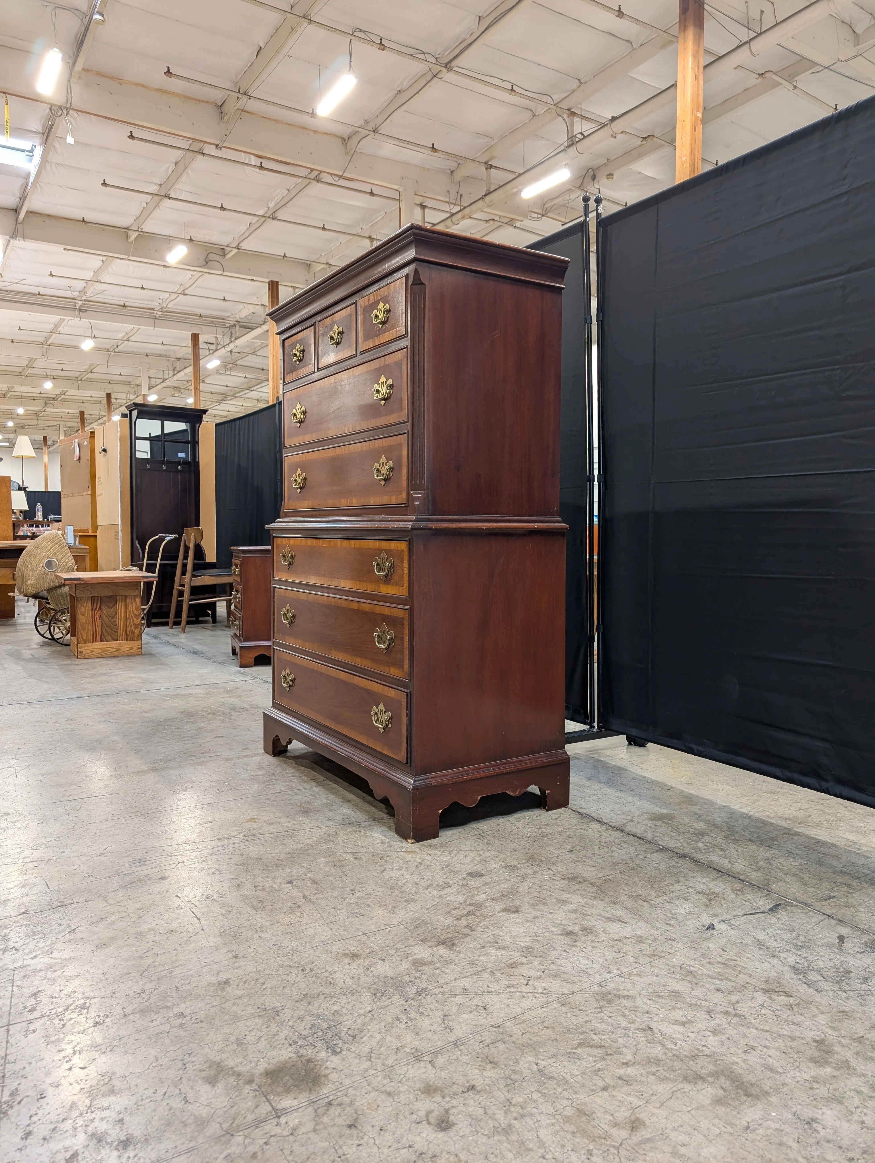 Dixie 1981 Traditional Wood Chest on Chest Dresser with Brass Hardware - Image 3