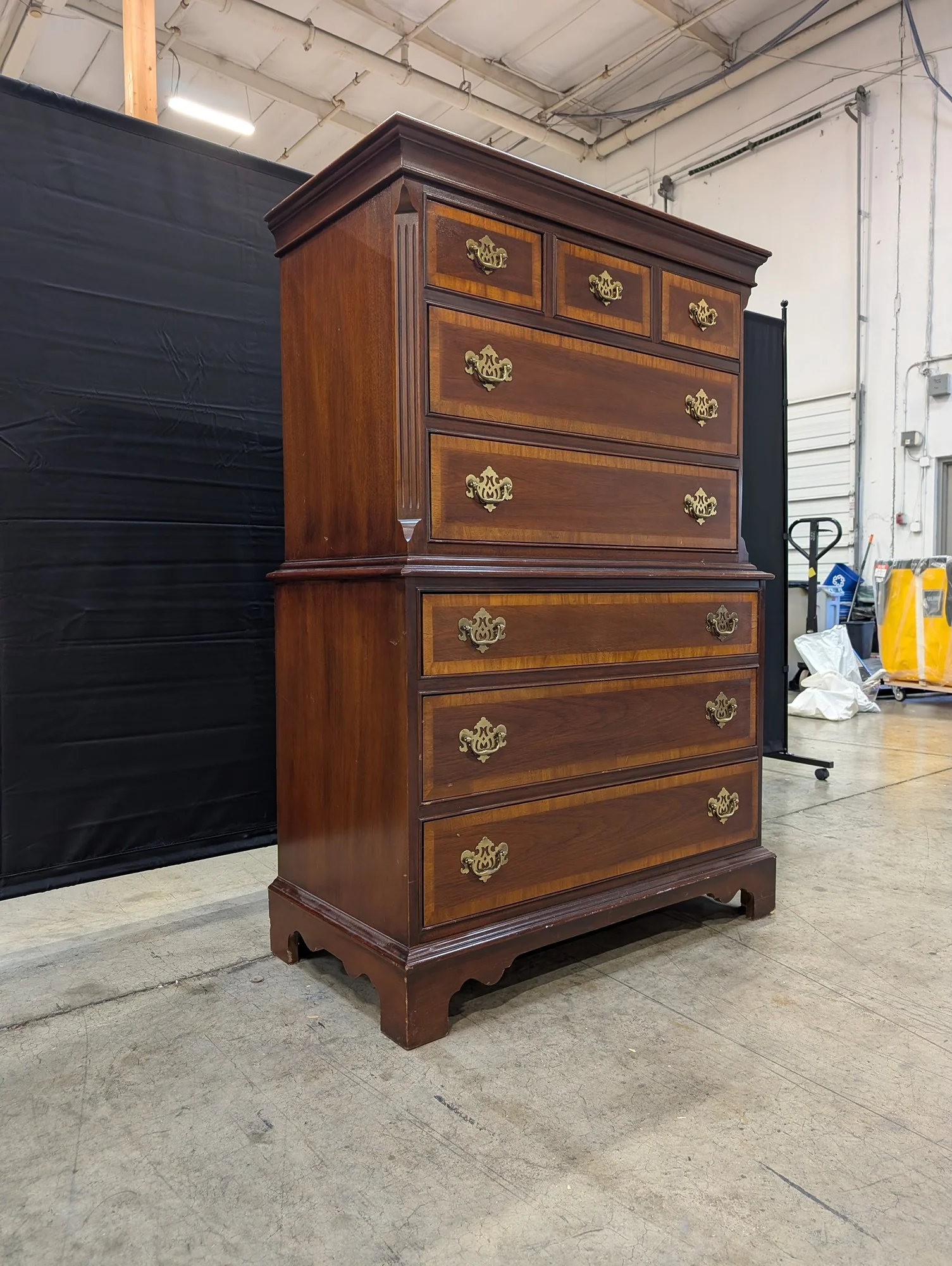 Dixie 1981 Traditional Wood Chest on Chest Dresser with Brass Hardware - Image 5