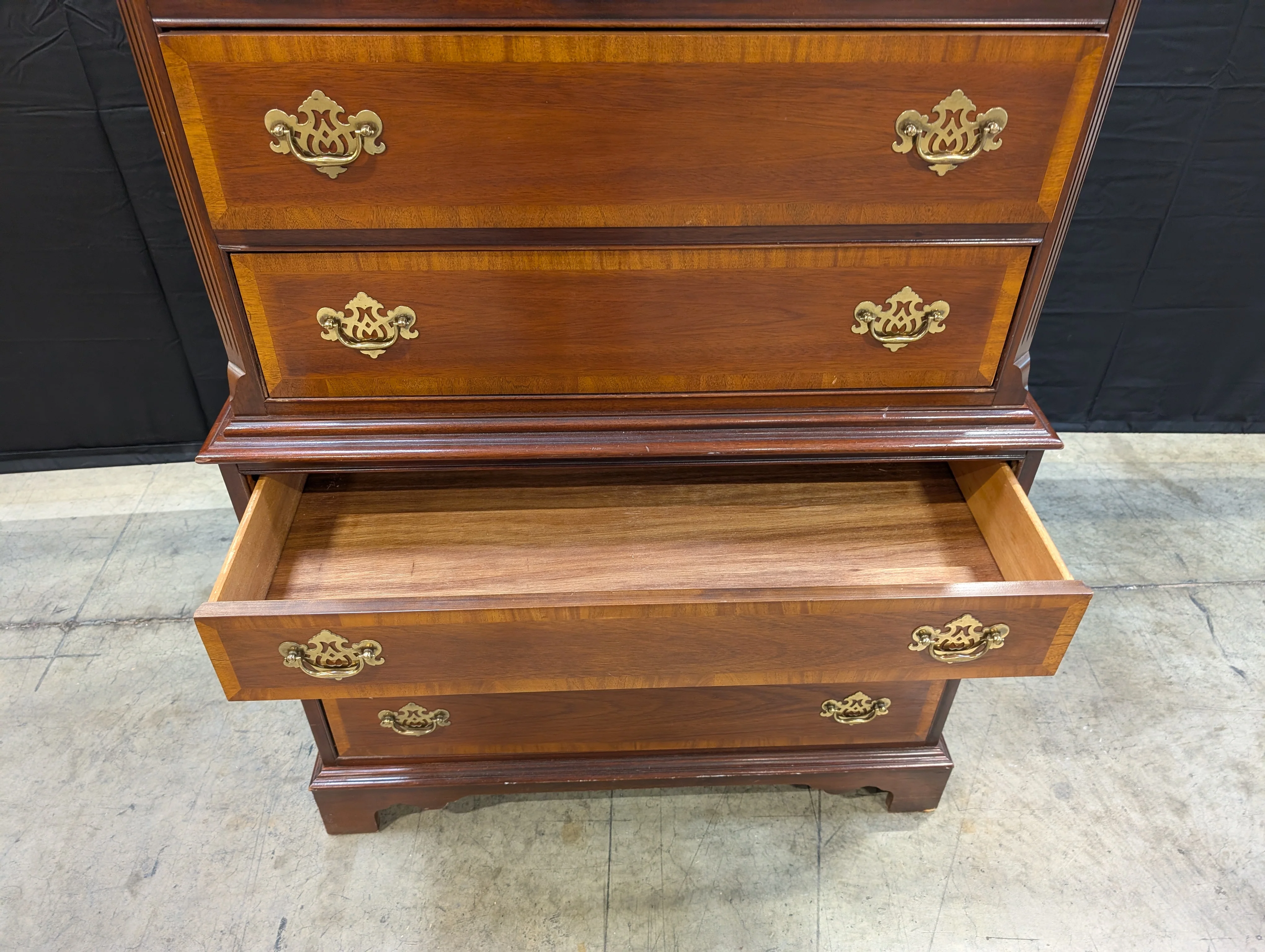 Dixie 1981 Traditional Wood Chest on Chest Dresser with Brass Hardware - Image 7