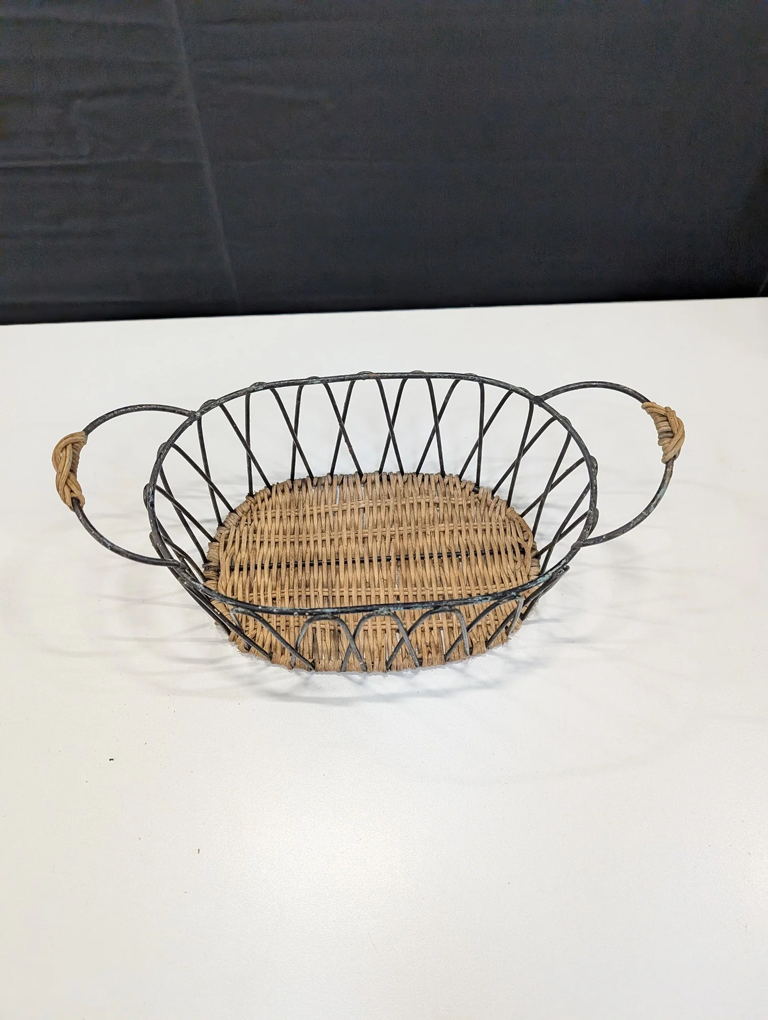 Rustic Oval Wire and Woven Rattan Basket with Handles - Image 2