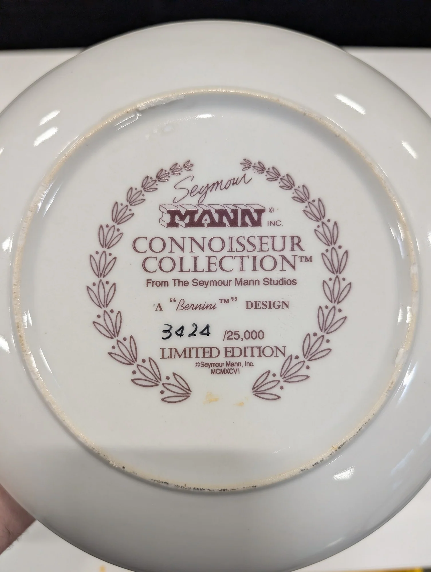 Seymour Mann Connoisseur Collection Bernini Cardinals Magnolia Wall Plate - Image 2
