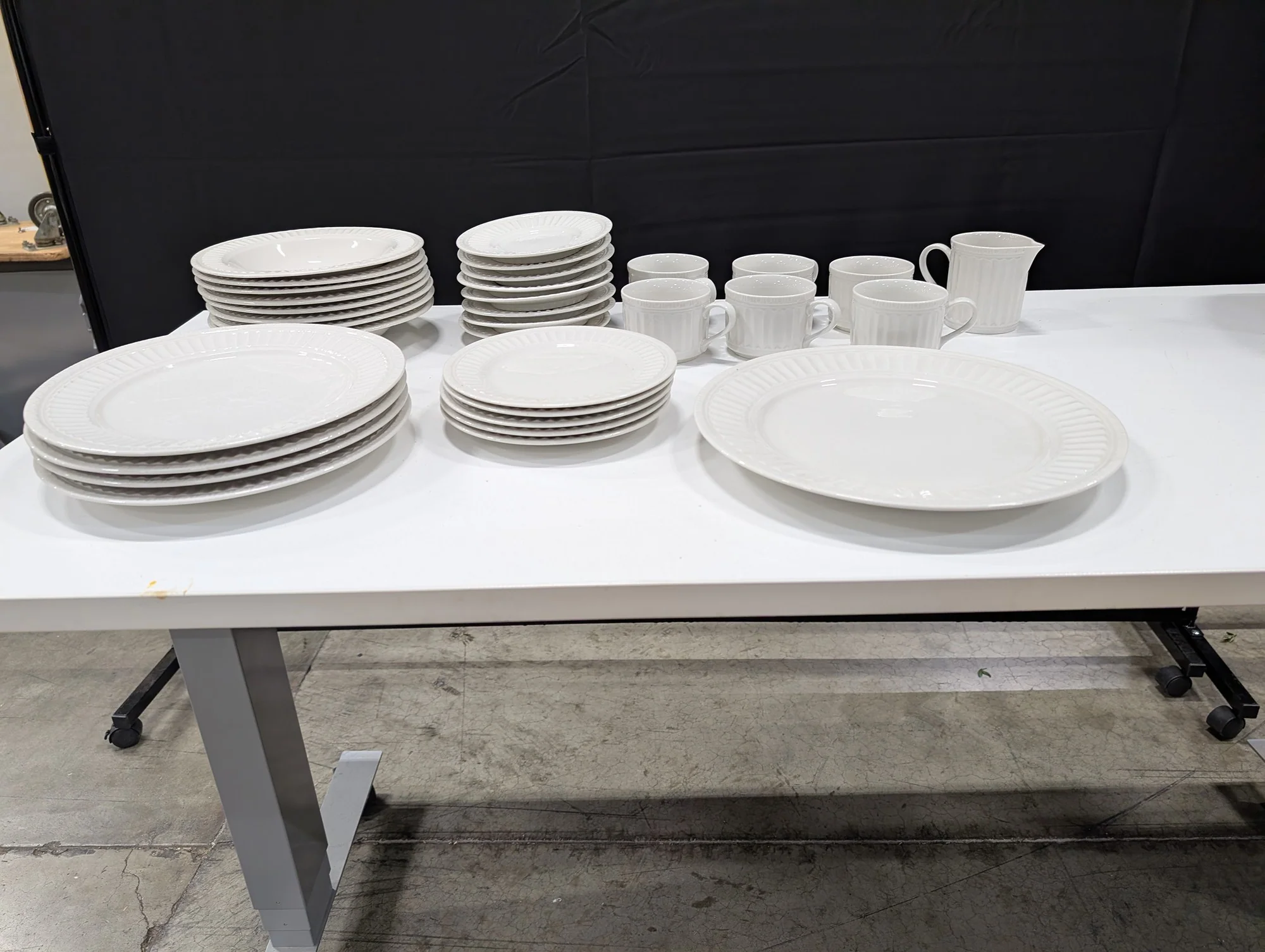 Monarch 8841 Ribbed Off-White Stoneware Dinnerware Set - 33 Pieces