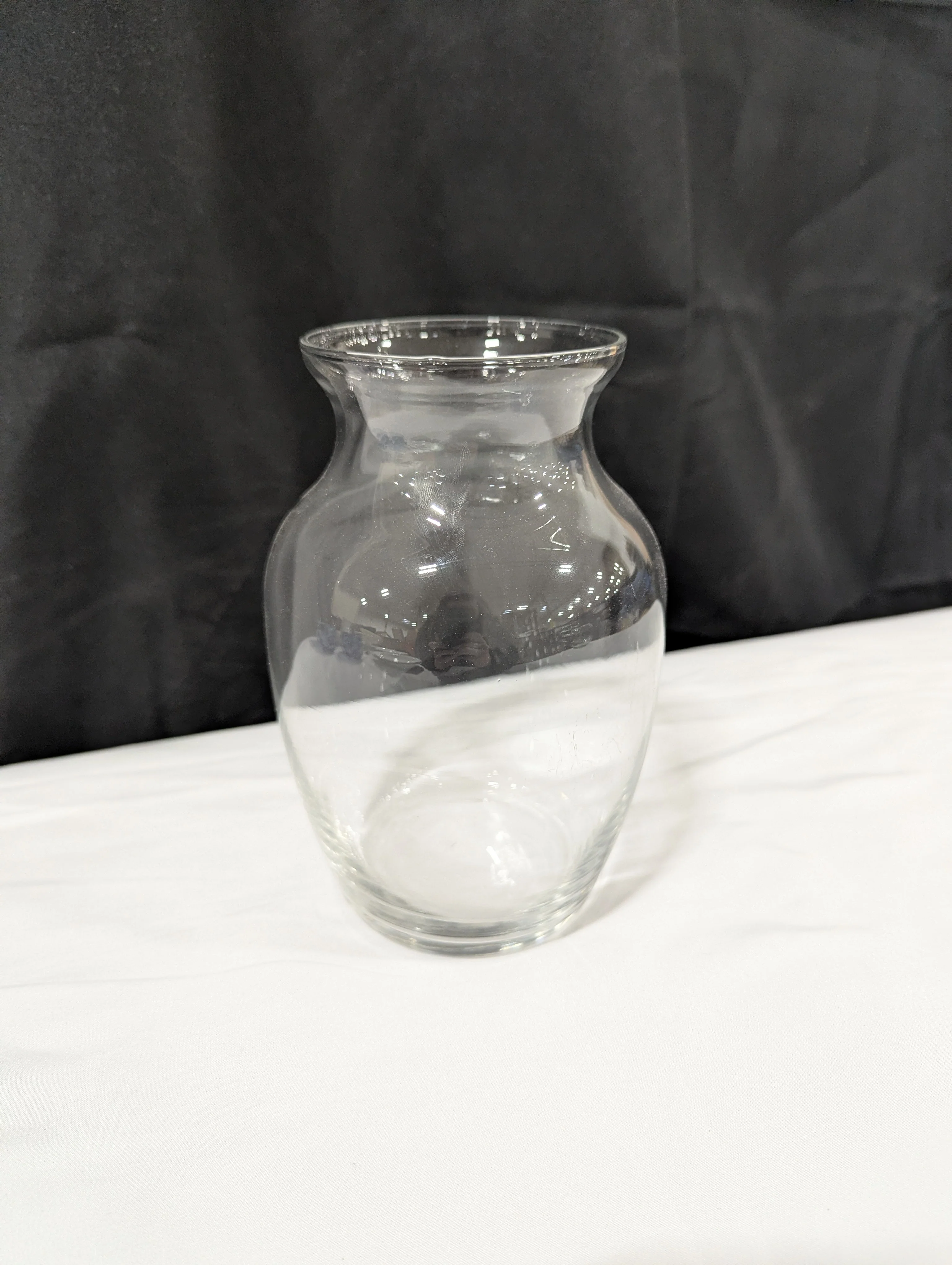 Versatile Clear Glass Floral Vase Centerpiece - Image 2