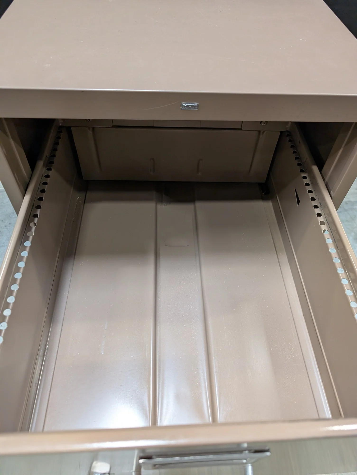 HON Two-Drawer Metal Filing Cabinet - Taupe Office Storage - Image 4