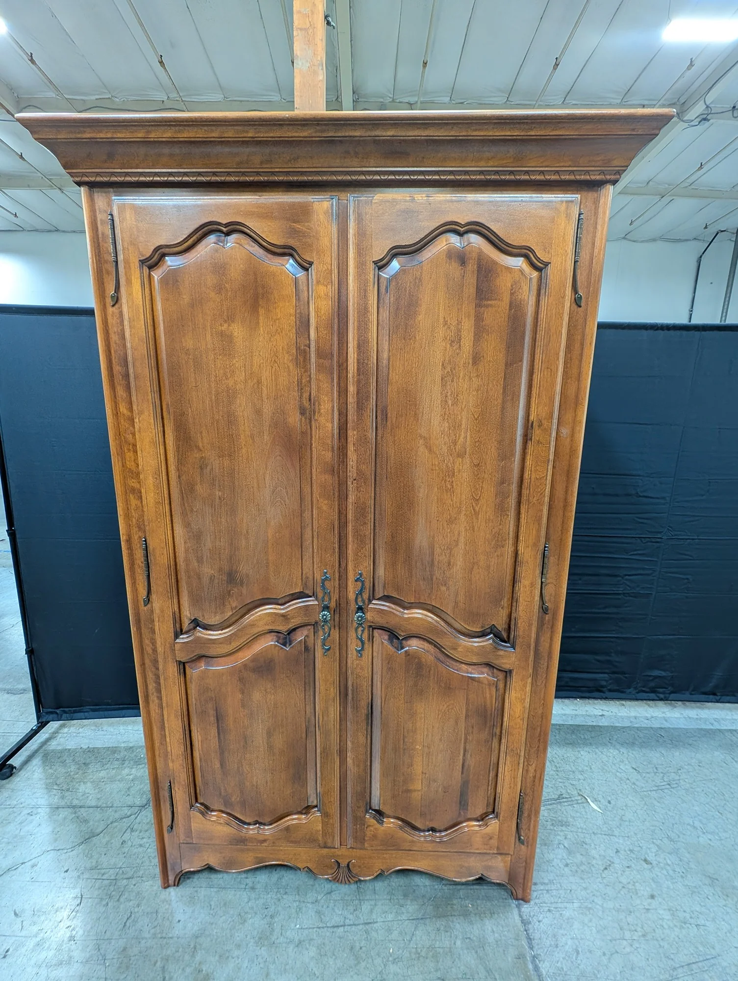 Ethan Allen Solid Wood French Country Armoire / Wardrobe / Dresser – Excellent Condition - Image 5